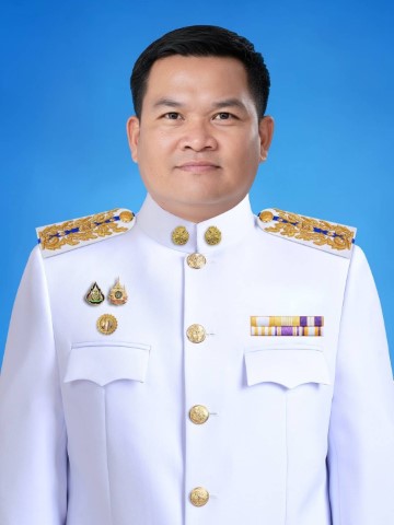 นายทศพร ยั่งยืน