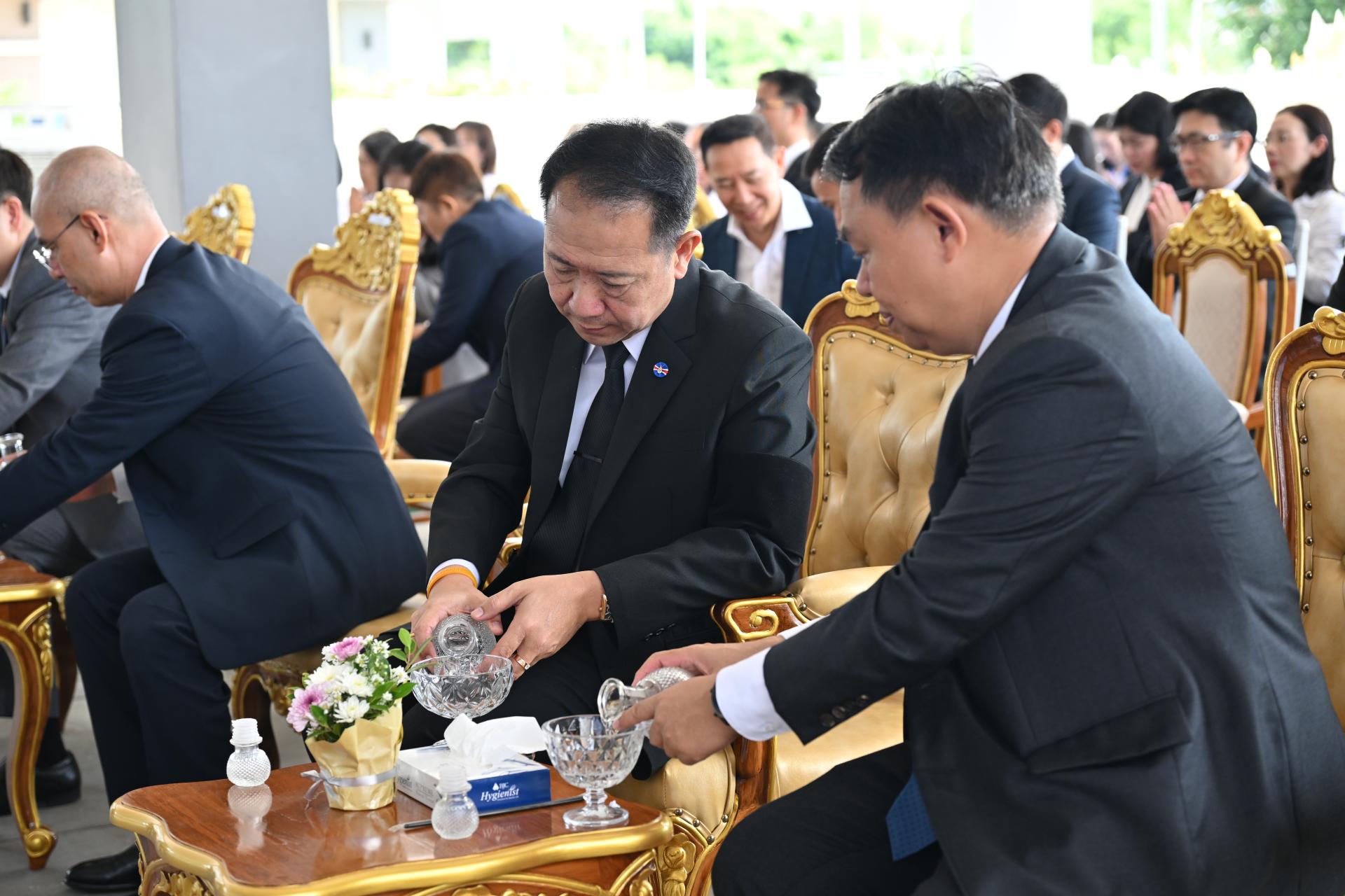 เทศบาลเมืองดอนหัวฬ่อ ร่วมพิธีทำบุญเปิดอาคารสำนักงานสรรพากรภาค 5 แห่งใหม่ เพิ่มประสิทธิภาพการบริหารงานและการให้บริการประชาชน