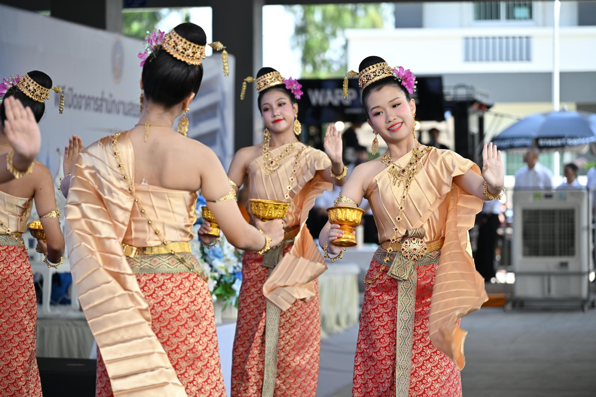 เทศบาลเมืองดอนหัวฬ่อ ร่วมพิธีทำบุญเปิดอาคารสำนักงานสรรพากรภาค 5 แห่งใหม่ เพิ่มประสิทธิภาพการบริหารงานและการให้บริการประชาชน
