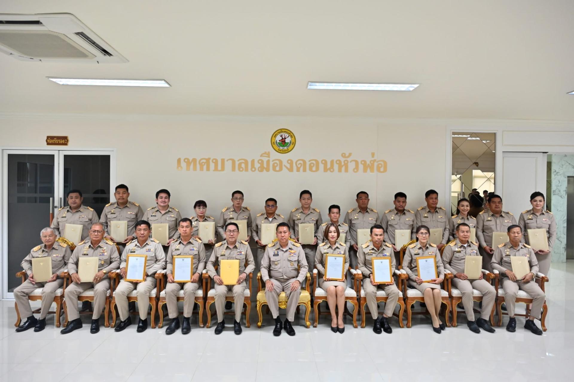 ประมวลภาพบรรยากาศการประชุมสภาเทศบาลเมืองดอนหัวฬ่อ “ครั้งแรก” ประจำปี พ.ศ. 2568
