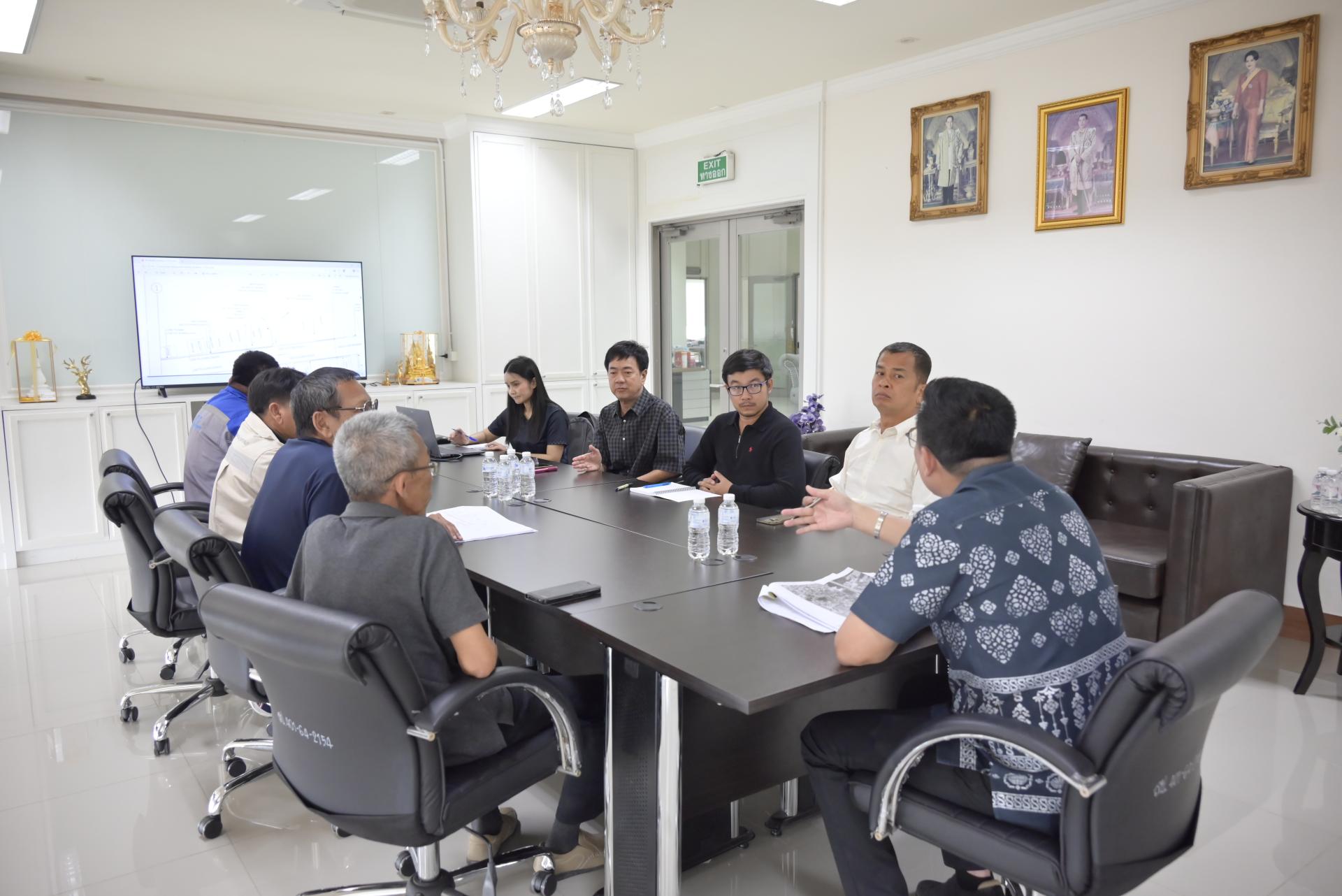 การประชุมชี้แจงแผนดำเนินโครงการปรับปรุงระบบจำหน่ายไฟฟ้าเป็นเคเบิลใต้ดินในเขตเทศบาลเมืองดอนหัวฬ่อ ระยะที่ 1 บริเวณถนนดอนหัวฬ่อ–บ้านเก่า (บ้านเก่า 5)