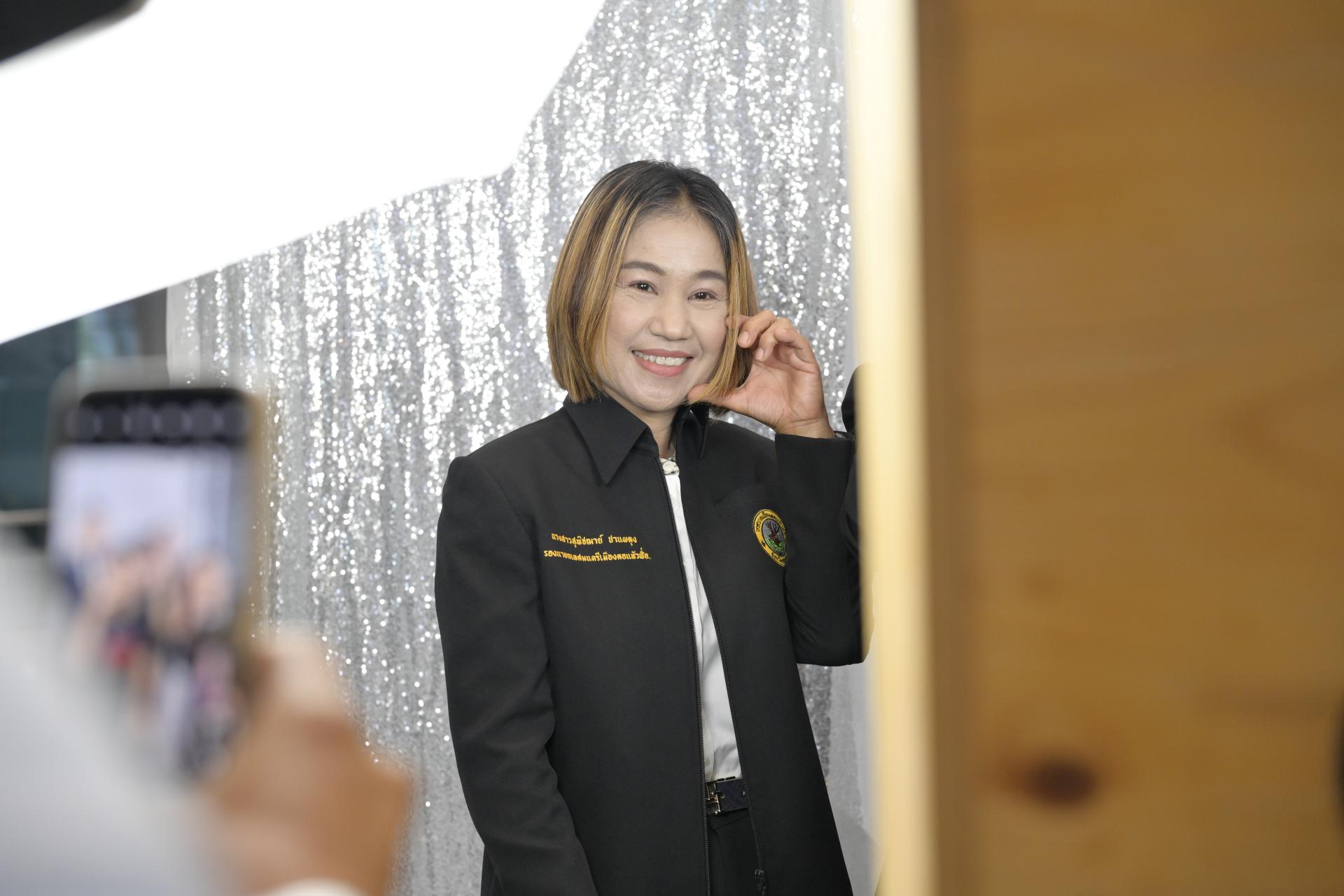เทศบาลเมืองดอนหัวฬ่อ รับรางวัล “องค์กรปกครองส่วนท้องถิ่นน่าอยู่สำหรับเด็กและเยาวชนต้นแบบดีเด่น” ประจำปี 2569