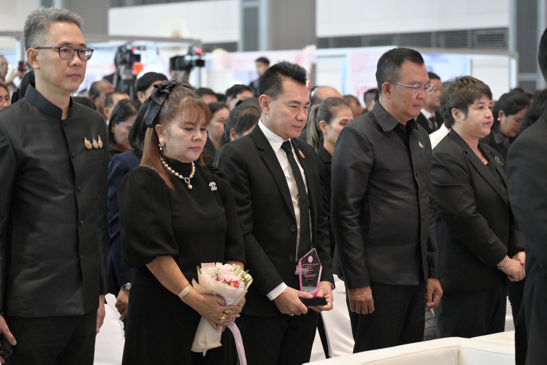 เทศบาลเมืองดอนหัวฬ่อ รับรางวัล “องค์กรปกครองส่วนท้องถิ่นน่าอยู่สำหรับเด็กและเยาวชนต้นแบบดีเด่น” ประจำปี 2569