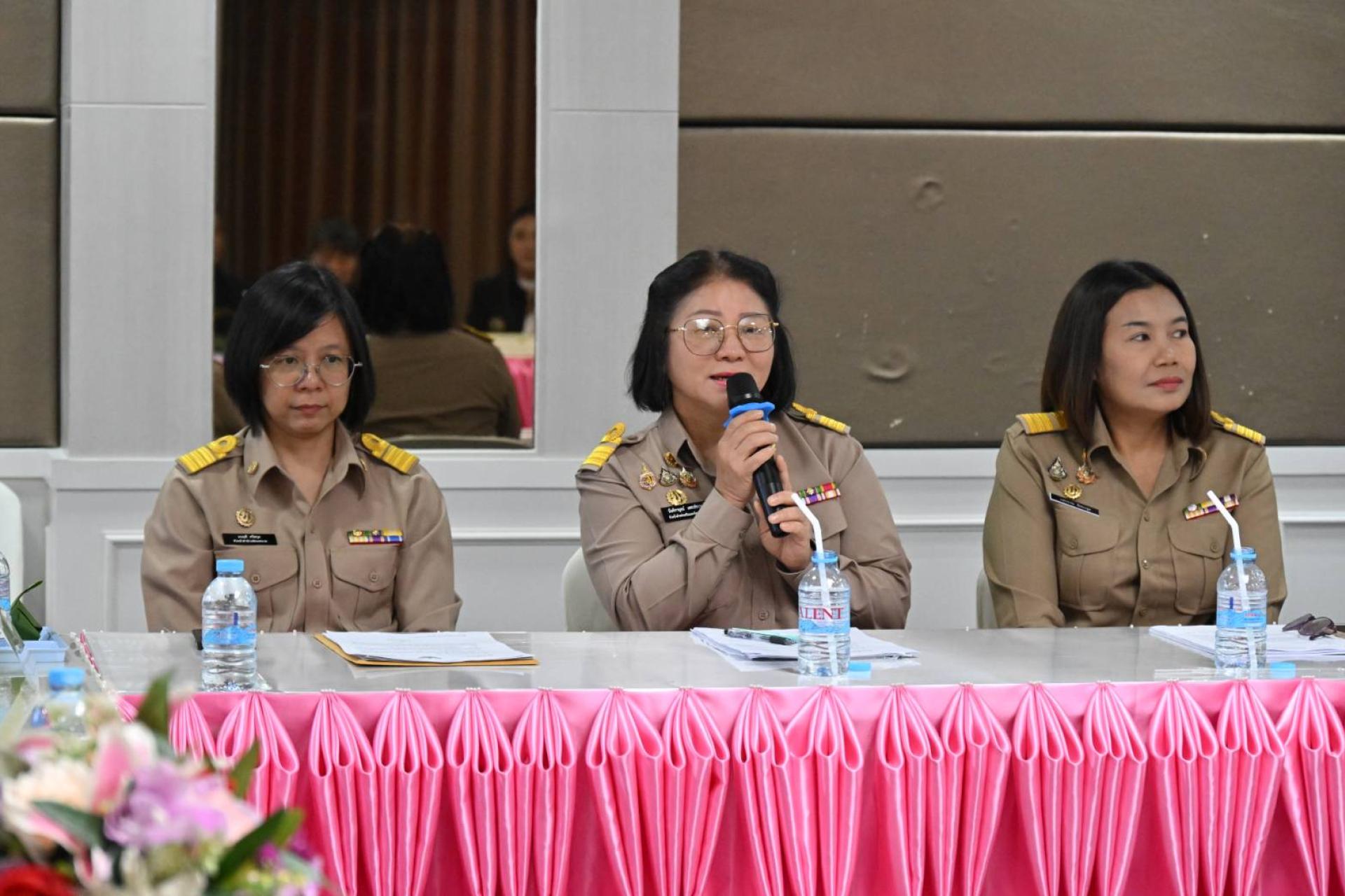  เทศบาลเมืองดอนหัวฬ่อ ให้การต้อนรับพนักงานเทศบาลผู้ผ่านการสรรหาให้ดำรงตำแหน่งสายงานผู้บริหาร