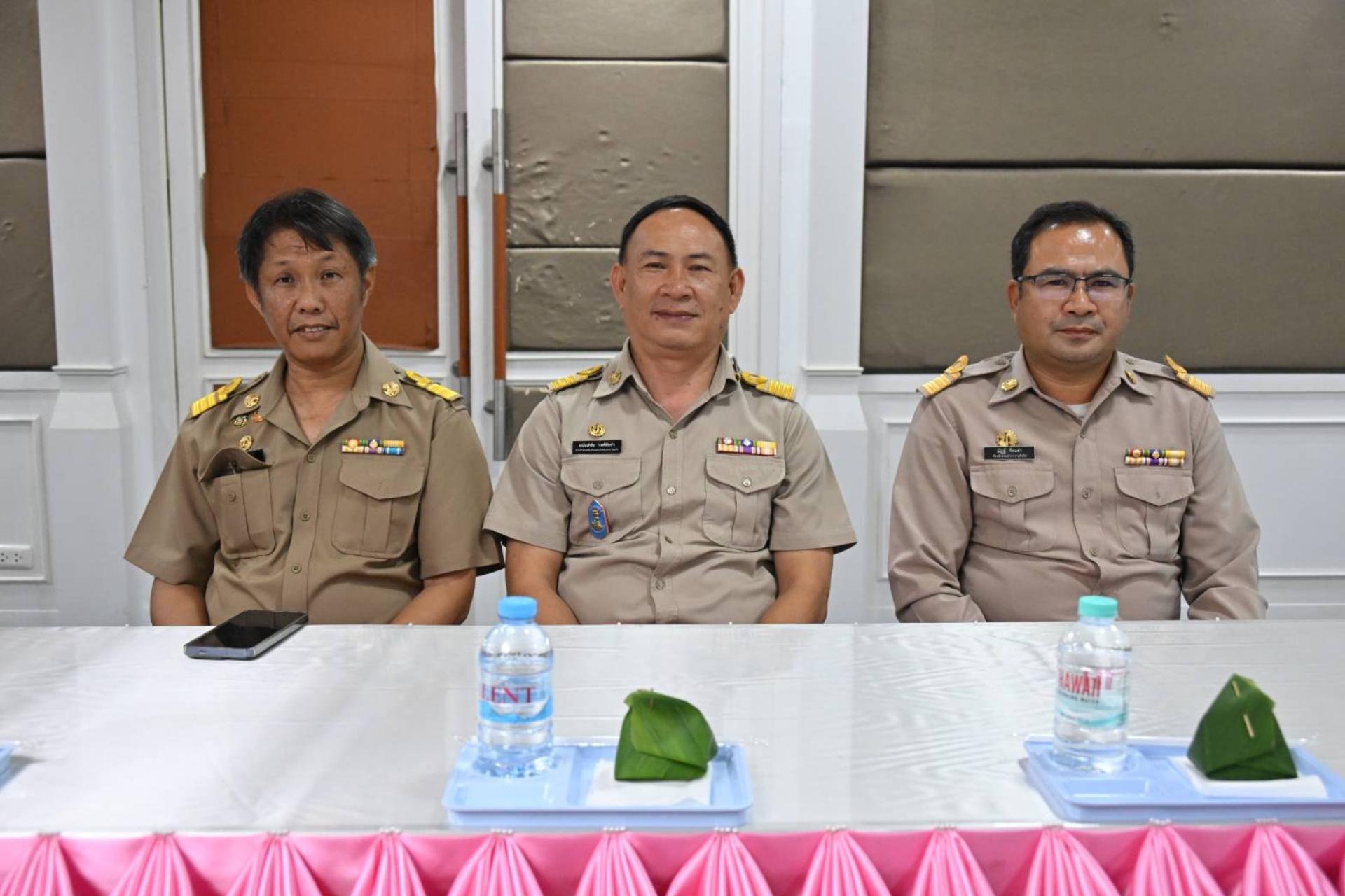  เทศบาลเมืองดอนหัวฬ่อ ให้การต้อนรับพนักงานเทศบาลผู้ผ่านการสรรหาให้ดำรงตำแหน่งสายงานผู้บริหาร