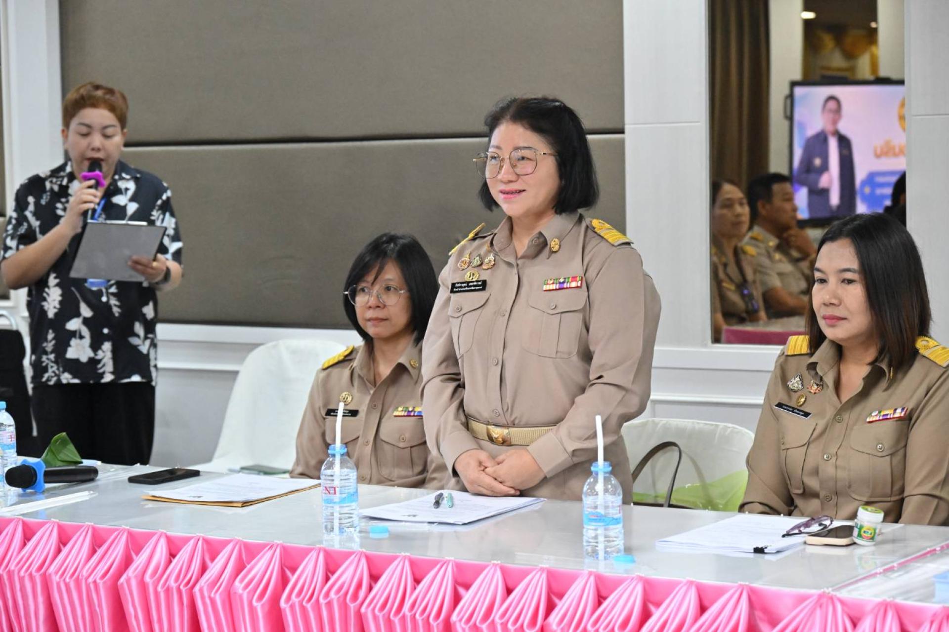  เทศบาลเมืองดอนหัวฬ่อ ให้การต้อนรับพนักงานเทศบาลผู้ผ่านการสรรหาให้ดำรงตำแหน่งสายงานผู้บริหาร