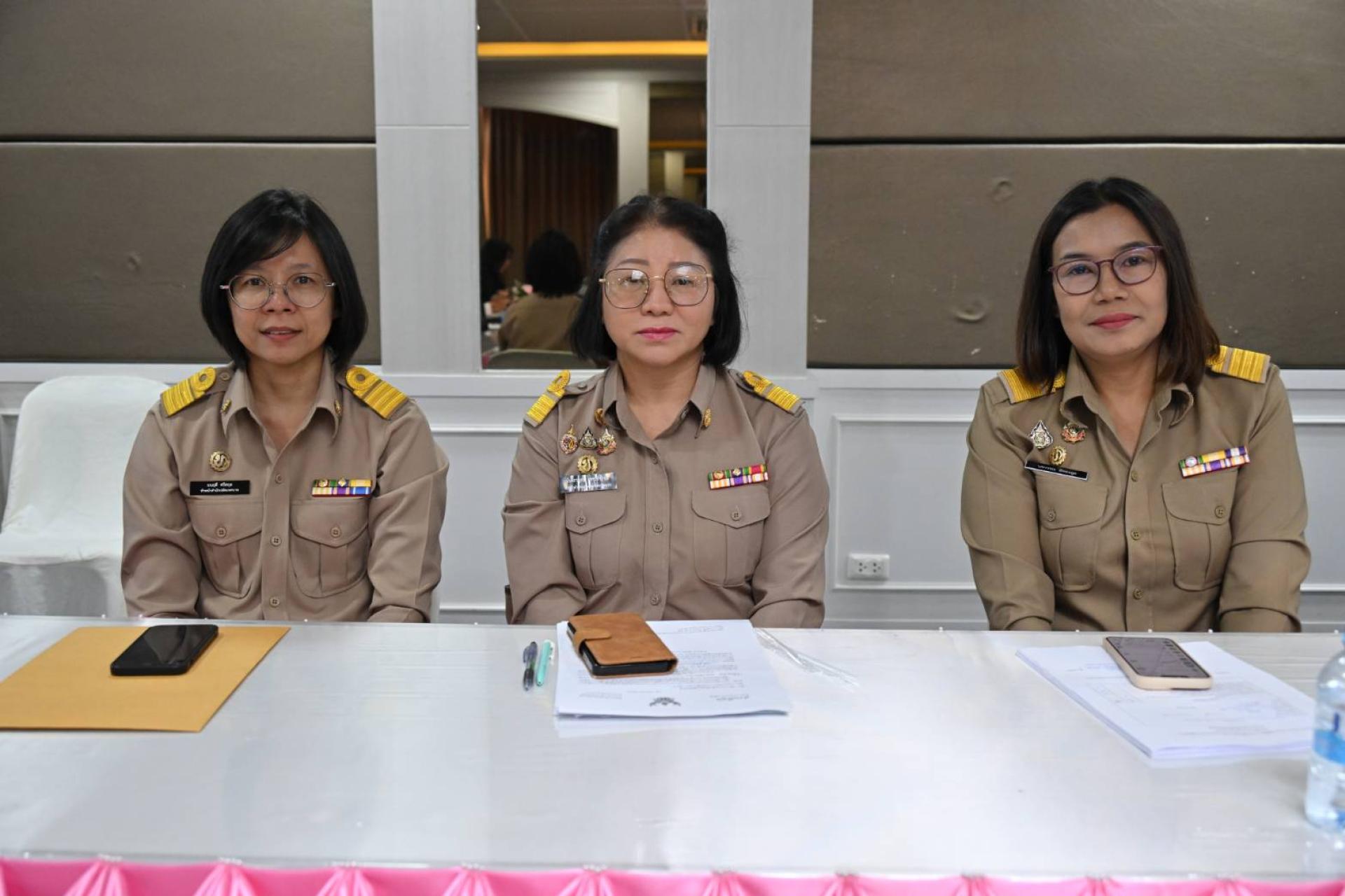  เทศบาลเมืองดอนหัวฬ่อ ให้การต้อนรับพนักงานเทศบาลผู้ผ่านการสรรหาให้ดำรงตำแหน่งสายงานผู้บริหาร