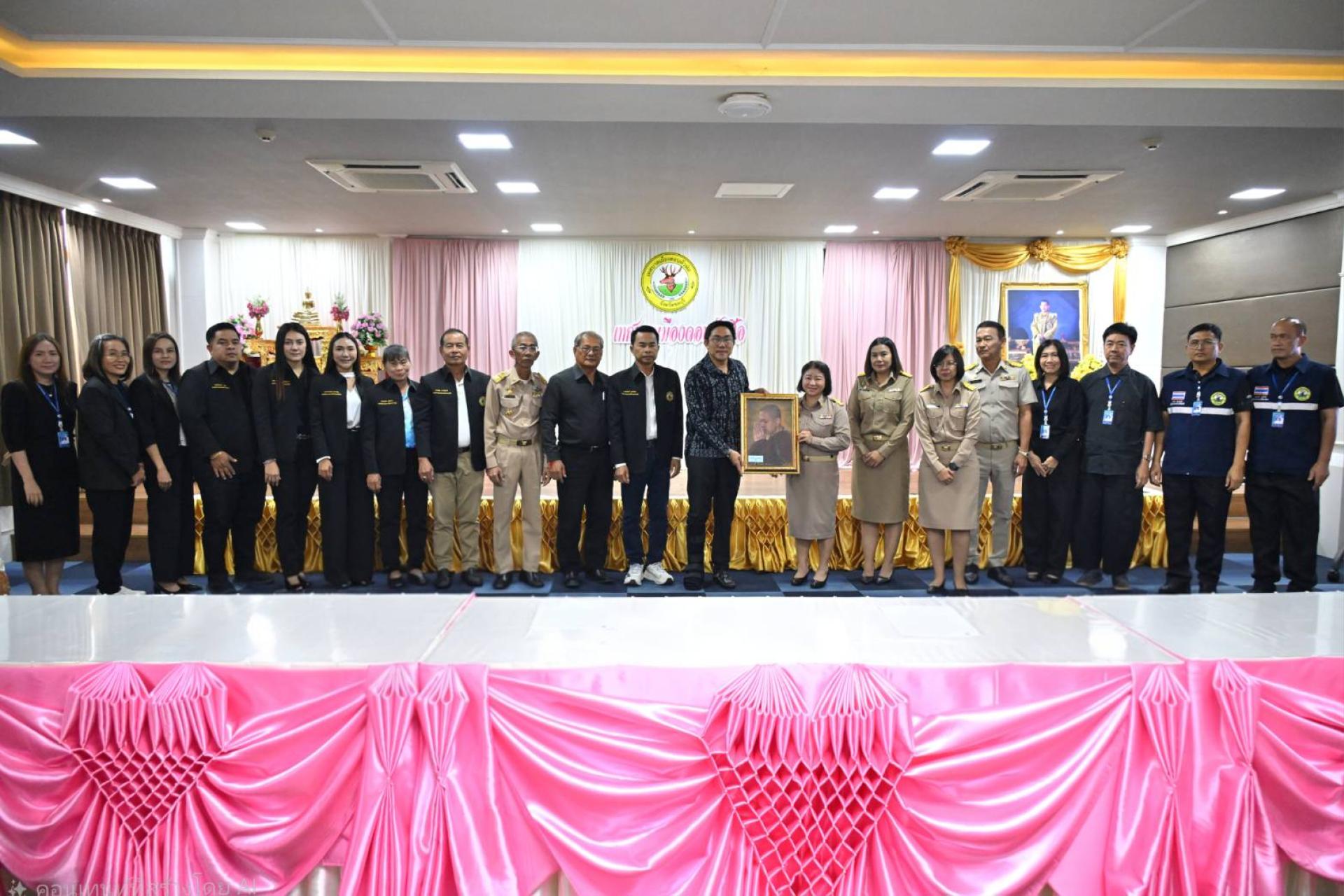  เทศบาลเมืองดอนหัวฬ่อ ให้การต้อนรับพนักงานเทศบาลผู้ผ่านการสรรหาให้ดำรงตำแหน่งสายงานผู้บริหาร