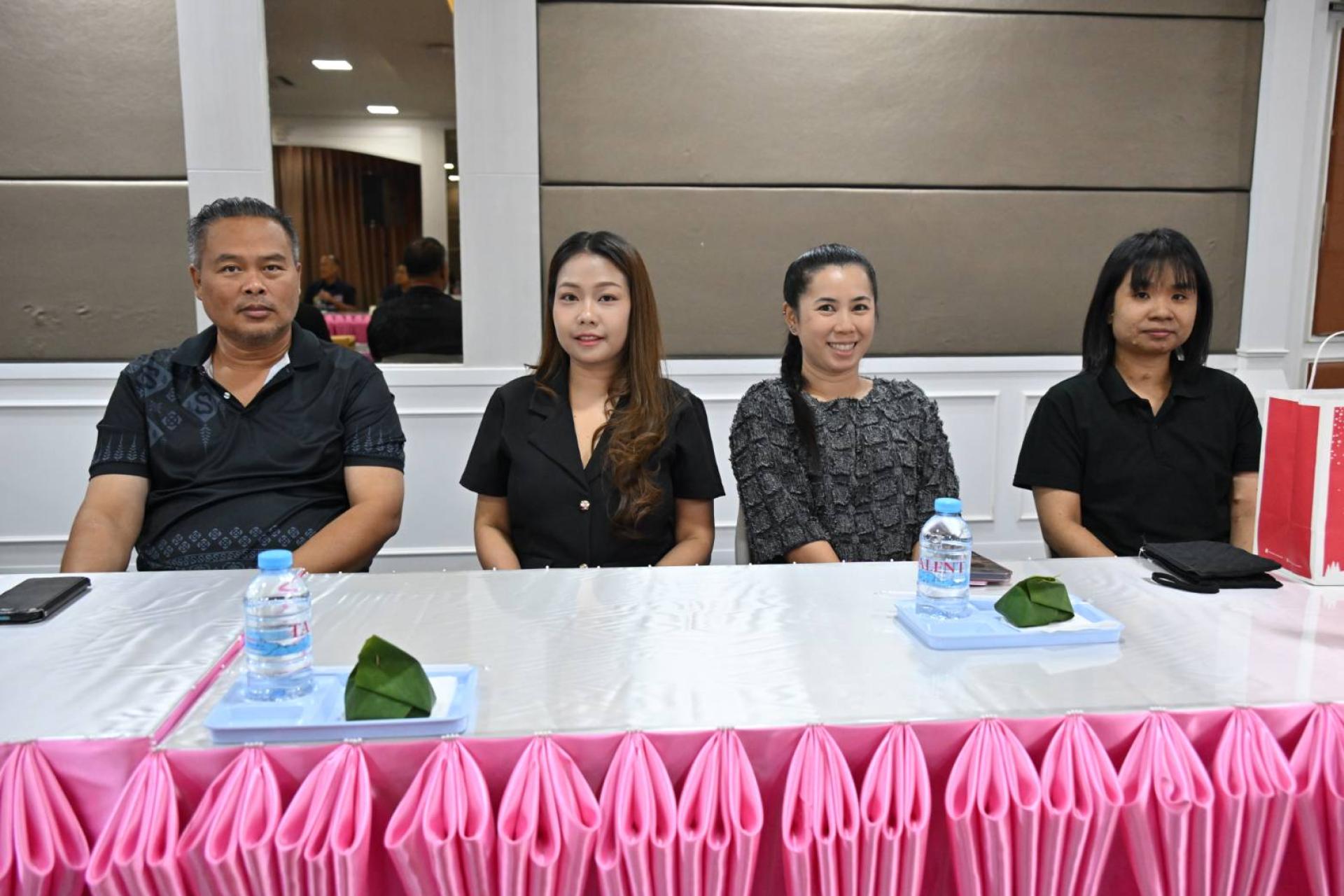  เทศบาลเมืองดอนหัวฬ่อ ให้การต้อนรับพนักงานเทศบาลผู้ผ่านการสรรหาให้ดำรงตำแหน่งสายงานผู้บริหาร
