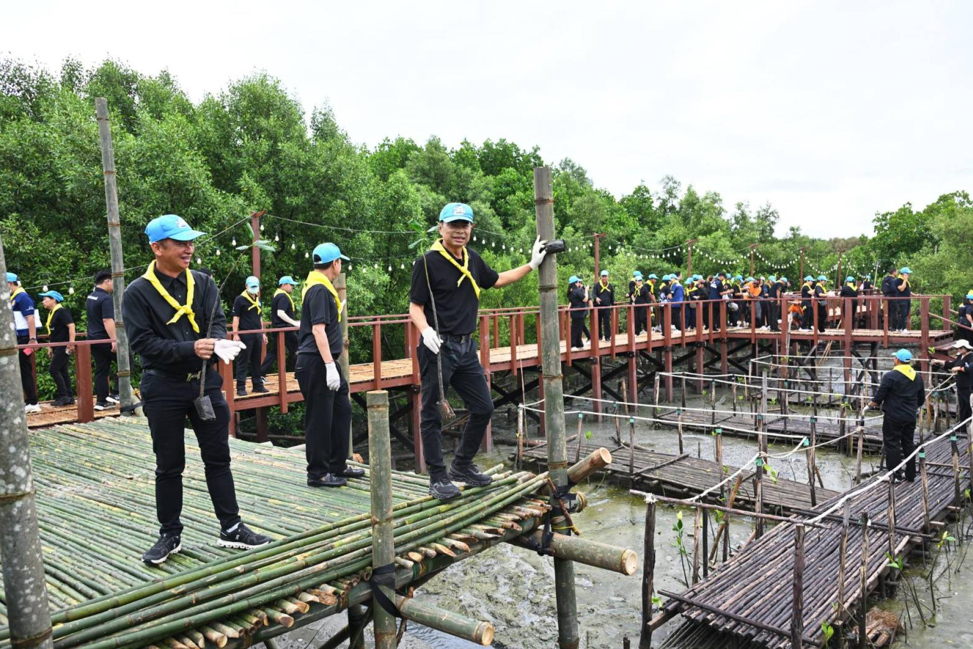 เทศบาลเมืองดอนหัวฬ่อ ร่วมกิจกรรมจิตอาสาพัฒนา เนื่องในวันมหิดล น้อมรำลึกในพระมหากรุณาธิคุณ “พระบิดาแห่งการแพทย์แผนปัจจุบันของไทย”