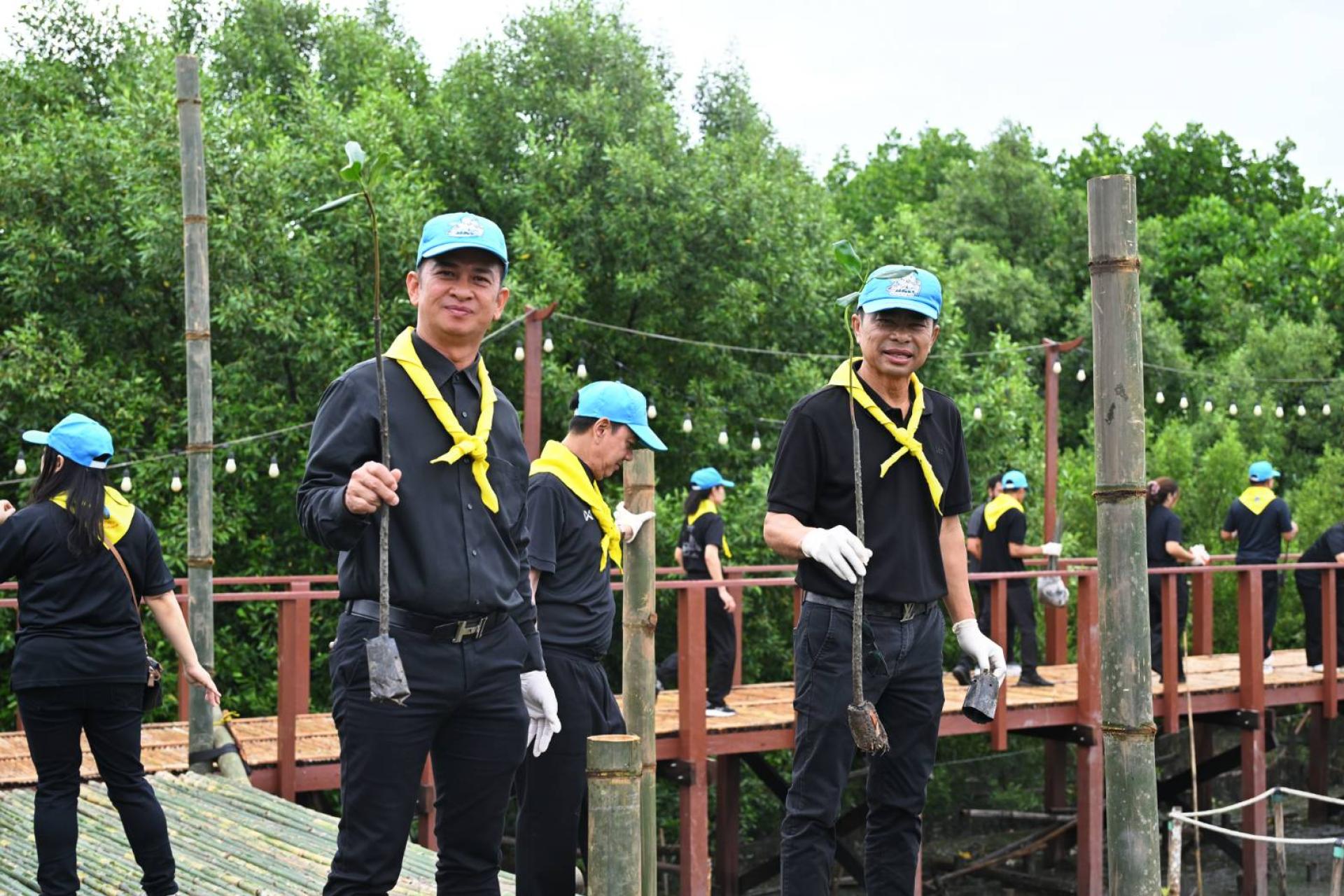 เทศบาลเมืองดอนหัวฬ่อ ร่วมกิจกรรมจิตอาสาพัฒนา เนื่องในวันมหิดล น้อมรำลึกในพระมหากรุณาธิคุณ “พระบิดาแห่งการแพทย์แผนปัจจุบันของไทย”