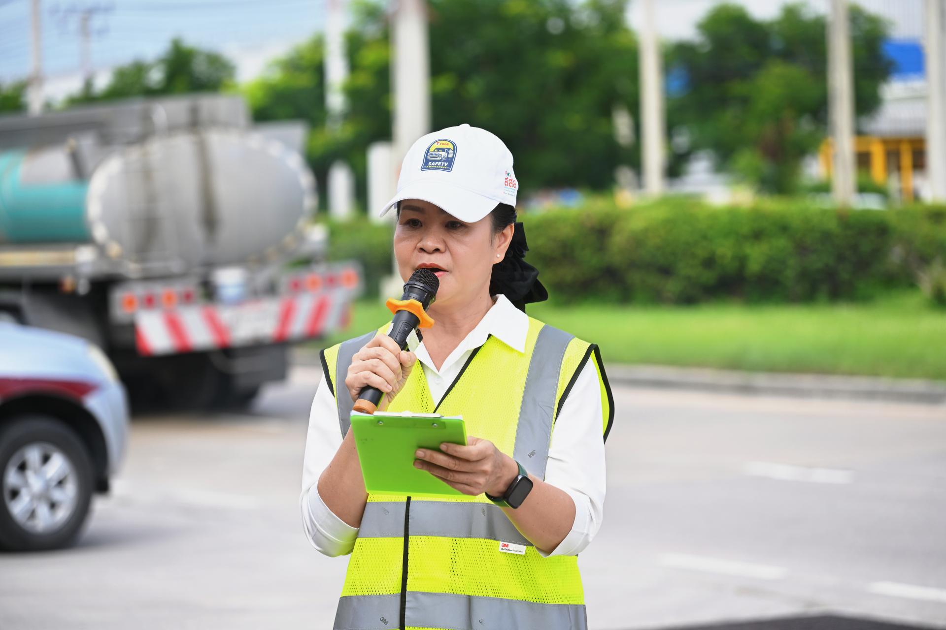 เทศบาลเมืองดอนหัวฬ่อ ร่วมกิจกรรม “Truck Safety : รถบรรทุกปลอดภัย”