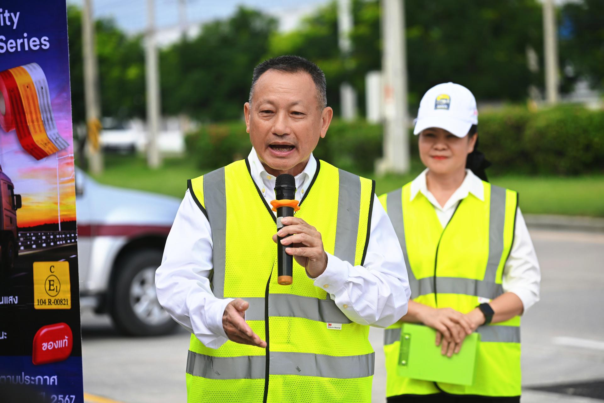 เทศบาลเมืองดอนหัวฬ่อ ร่วมกิจกรรม “Truck Safety : รถบรรทุกปลอดภัย”