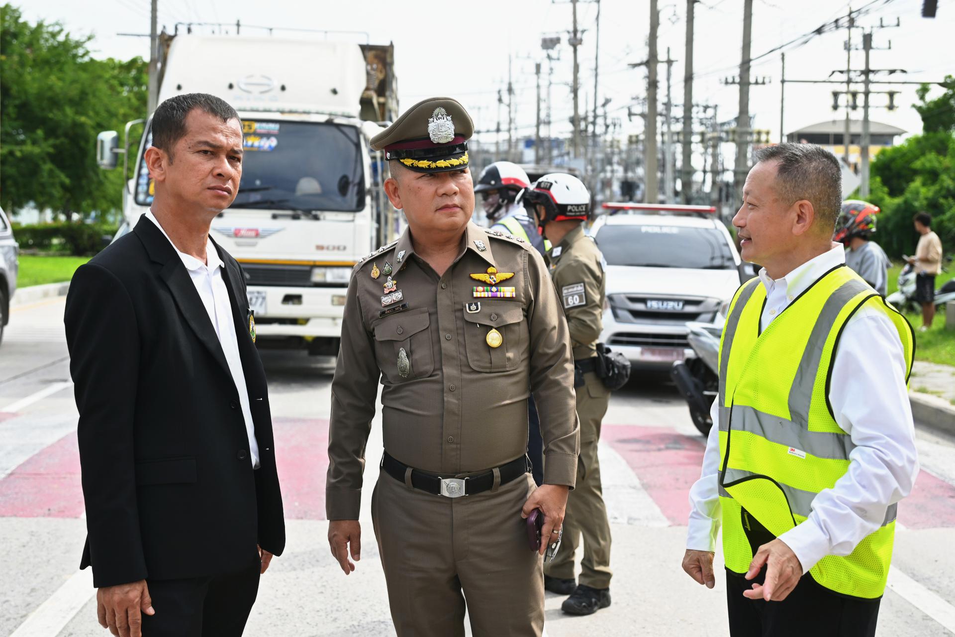เทศบาลเมืองดอนหัวฬ่อ ร่วมกิจกรรม “Truck Safety : รถบรรทุกปลอดภัย”