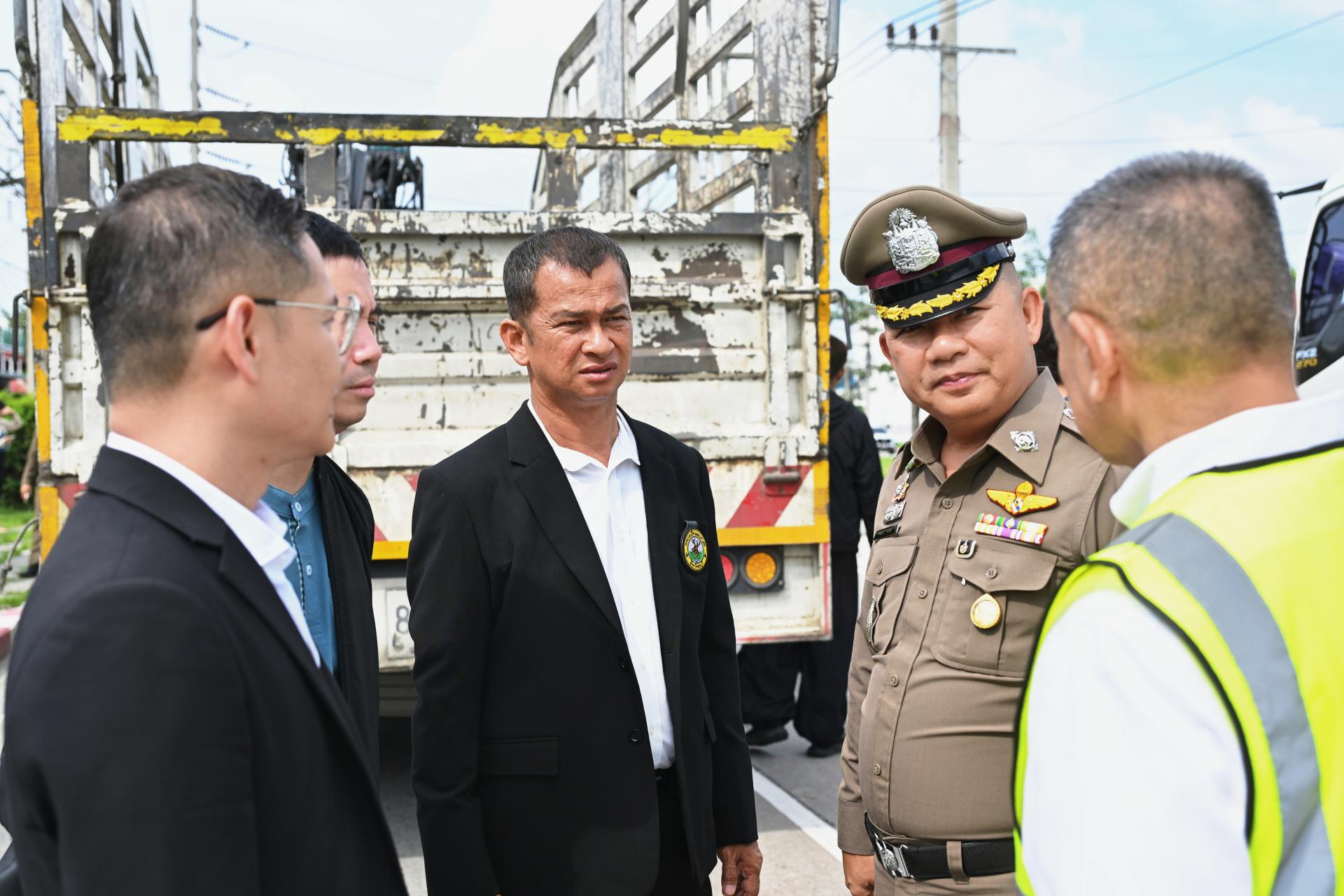 เทศบาลเมืองดอนหัวฬ่อ ร่วมกิจกรรม “Truck Safety : รถบรรทุกปลอดภัย”