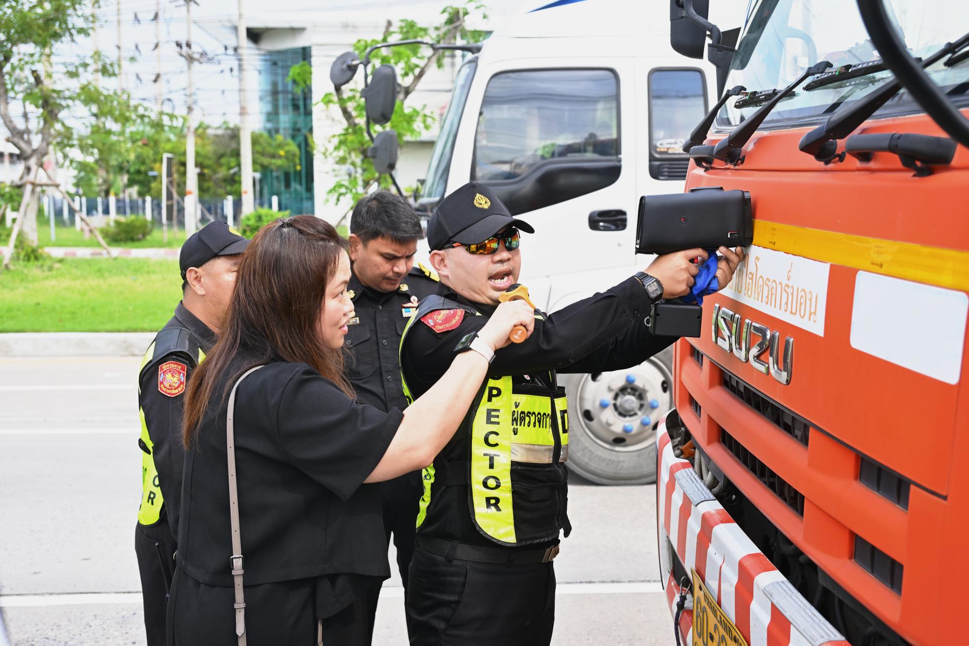 เทศบาลเมืองดอนหัวฬ่อ ร่วมกิจกรรม “Truck Safety : รถบรรทุกปลอดภัย”