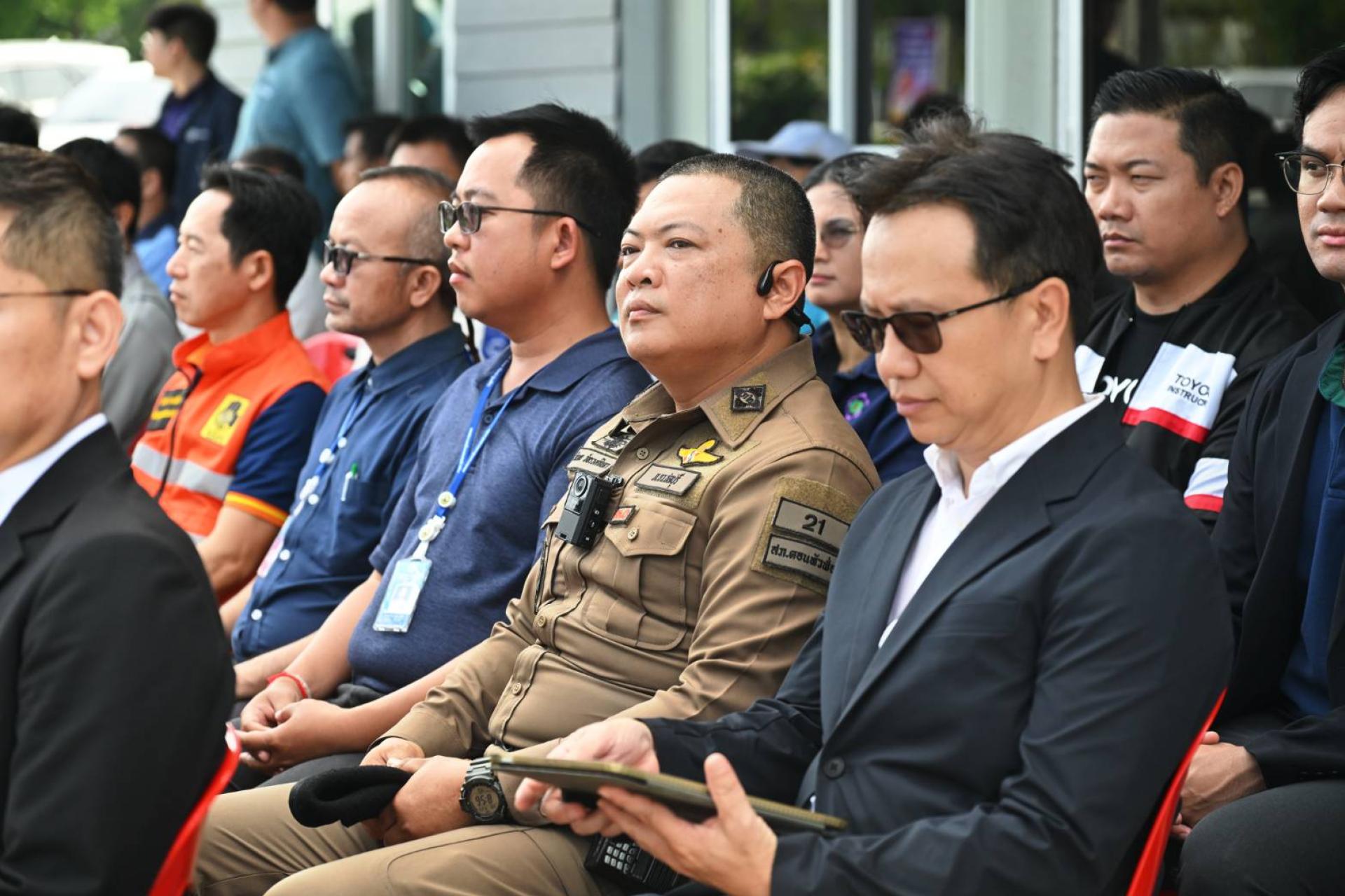 เทศบาลเมืองดอนหัวฬ่อ ร่วมกิจกรรม “Truck Safety : รถบรรทุกปลอดภัย”