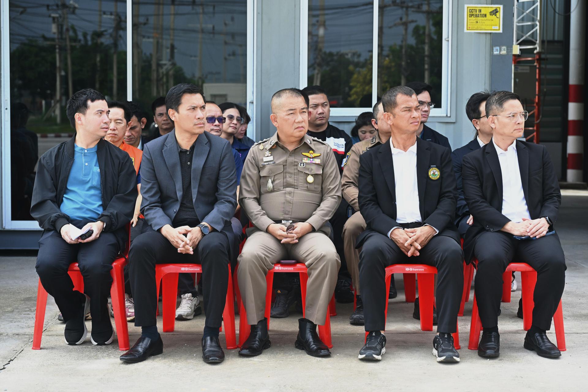 เทศบาลเมืองดอนหัวฬ่อ ร่วมกิจกรรม “Truck Safety : รถบรรทุกปลอดภัย”