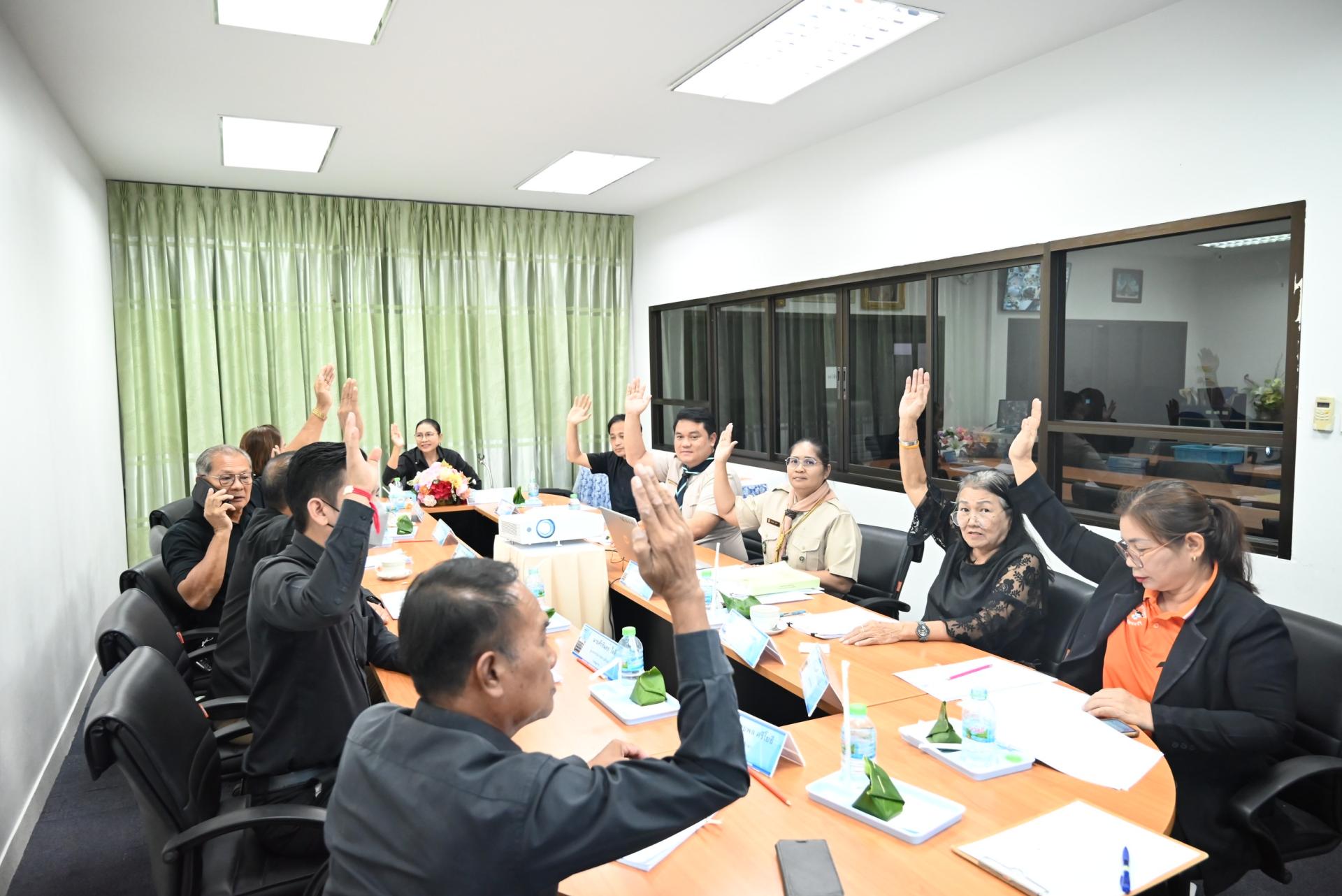 โรงเรียนเทศบาลดอนหัวฬ่อ ๑ (บ้านมาบสามเกลียว) จัดการประชุมคณะกรรมการติดตามและประเมินผลการนำแผนปฏิบัติการประจำปีการศึกษาไปสู่การปฏิบัติ ภาคเรียนที่ 1 ประจำปีการศึกษา 2568