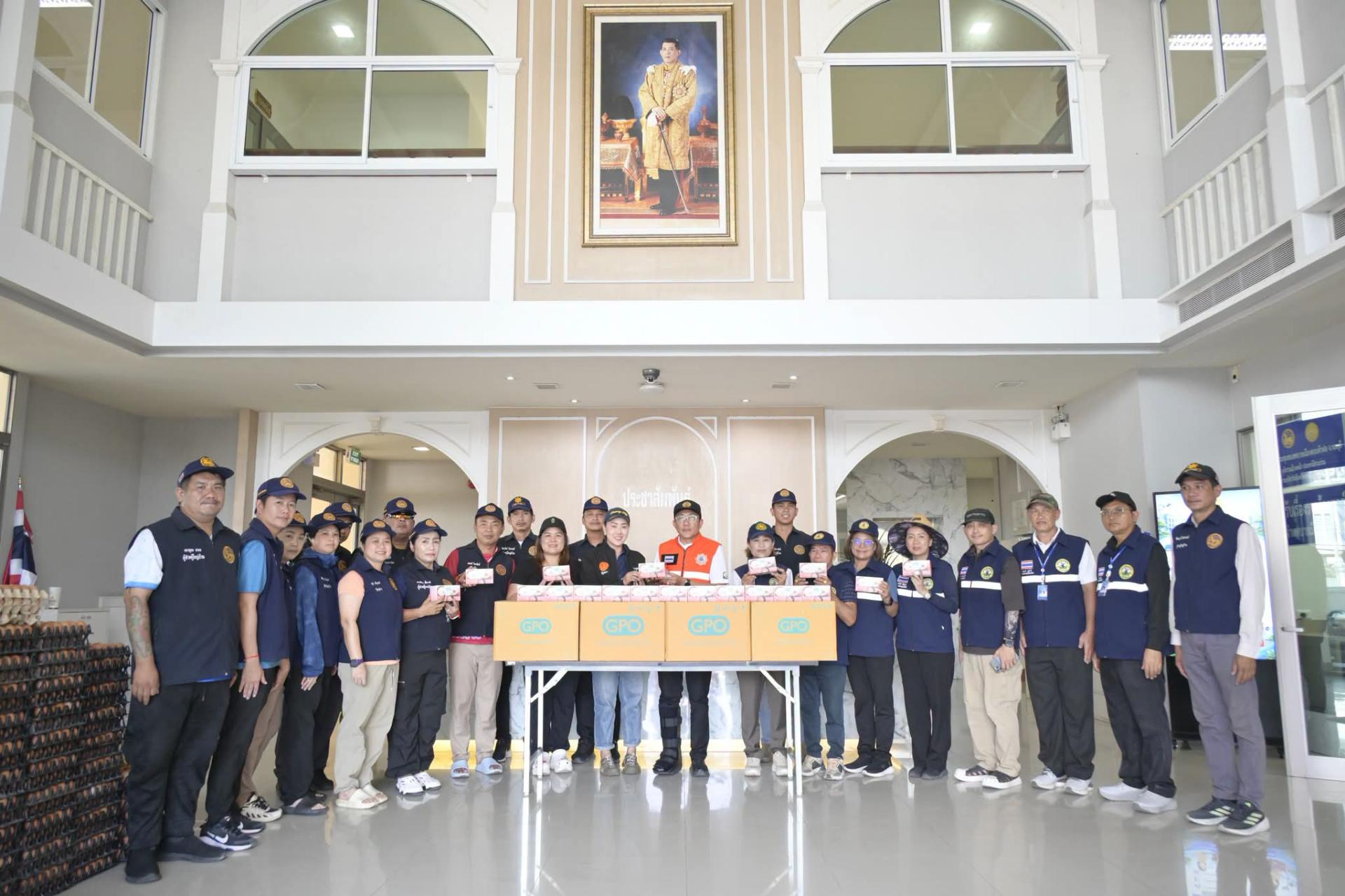 เทศบาลเมืองดอนหัวฬ่อ รับมอบสิ่งของบริจาคเพื่อช่วยเหลือผู้ประสบภัยน้ำท่วม
