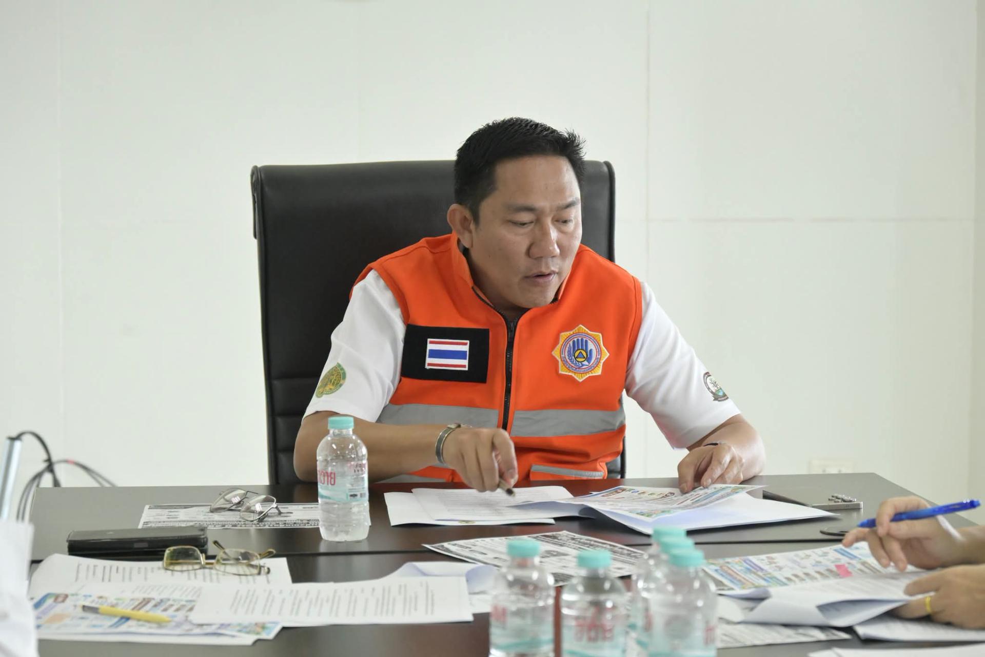 เทศบาลเมืองดอนหัวฬ่อประชุมเตรียมความพร้อมเปิดรับลงทะเบียนช่วยเหลือผู้ประสบภัยน้ำท่วม

