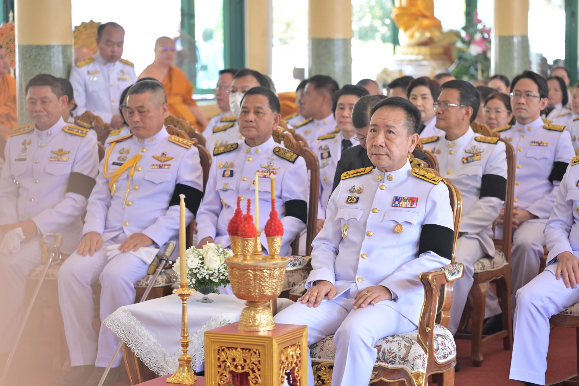 ร่วมพิธีบำเพ็ญกุศลสตมวาร (๑๐๐ วัน) เพื่ออุทิศถวายเป็นพระราชกุศลแด่สมเด็จพระนางเจ้าสิริกิติ์พระบรมราชินีนาถ พระบรมราชชนนีพันปีหลวง
