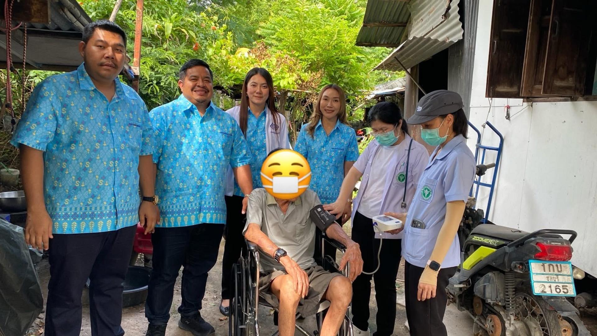 🚩ดำเนินการเยี่ยมผู้สูงอายุที่เป็นโรคไม่ติดต่อเรื้อรัง เพื่อติดตามอาการ แนะนำการปฏิบัติตัว การรับประทานยา ทำแผล พร้อมมอบรถเข็น