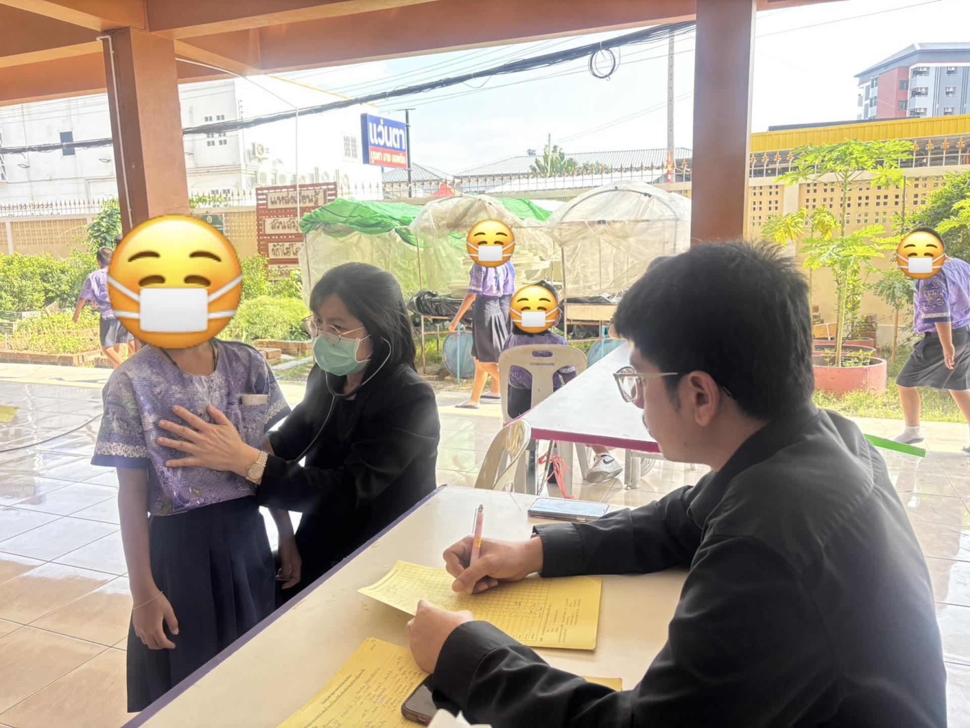 กองสาธารณสุขและสิ่งแวดล้อม ดำเนินการตรวจสุขภาพเด็กนักเรียนในระดับชั้นประถมศึกษาปีที่ 3 ตามโครงการงานอนามัยโรงเรียน 