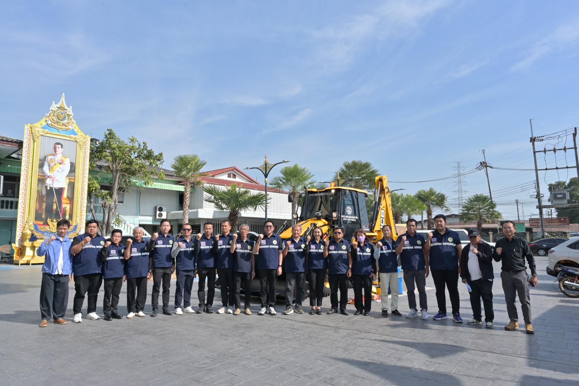 การตรวจรับรถตักหน้าขุดหลัง ชนิดขับเคลื่อน 4 ล้อ เพื่อประสิทธิภาพในการปฏิบัติงาน