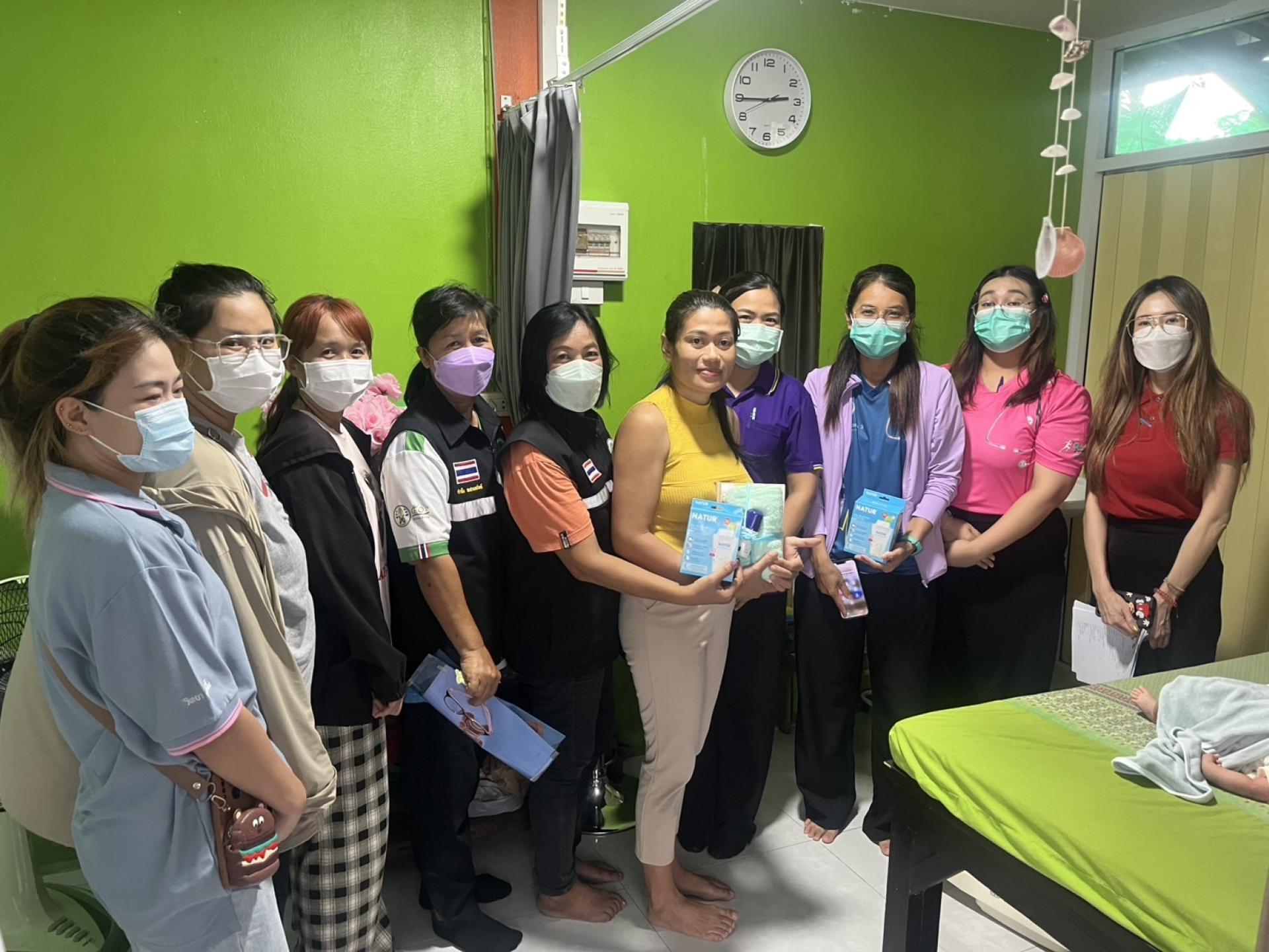 กองสาธารณสุขและสิ่งแวดล้อม ให้บริการเยี่ยมบ้านมารดาหลังคลอด ทารกแรกเกิด ตรวจสุขภาพเบื้องต้นแก่มารดาหลังคลอด ให้คำแนะนำในการปฏิบัติตนขณะให้นมบุตร
