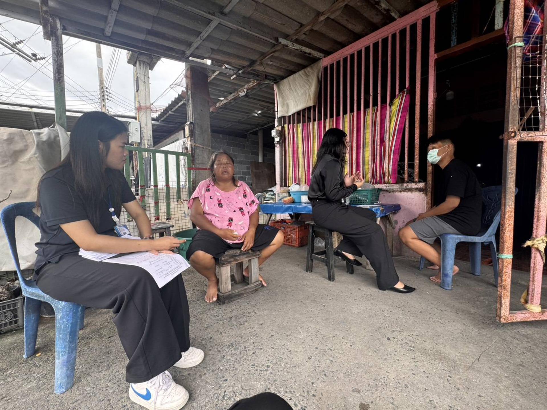 กองสวัสดิการสังคม ดำเนินการสำรวจและประเมินสภาพปัญหาและความต้องการของประชาชนในชุมชน (เขตพื้นที่ หมู่ 5)