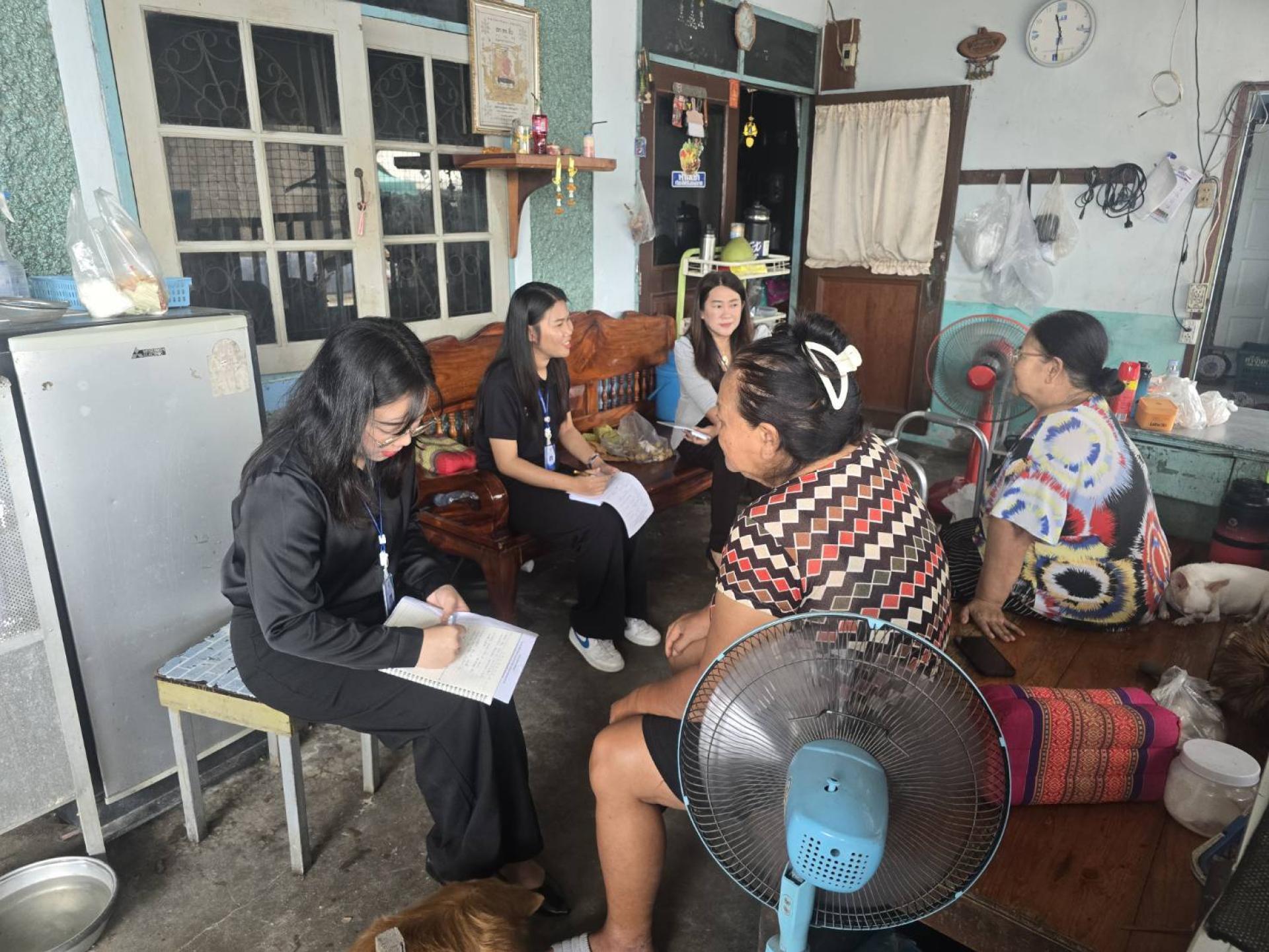 กองสวัสดิการสังคม ดำเนินการสำรวจและประเมินสภาพปัญหาและความต้องการของประชาชนในชุมชน (เขตพื้นที่ หมู่ 5)