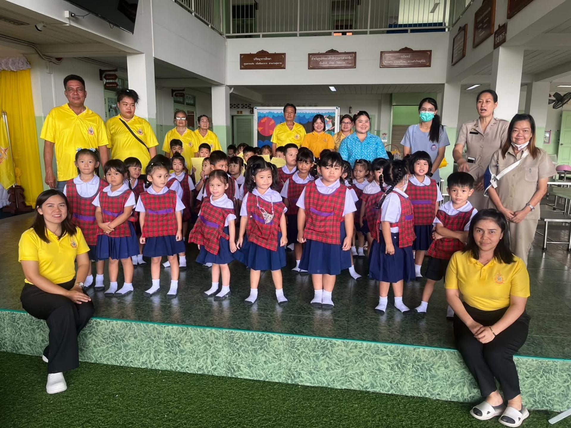 👩‍⚕️ดำเนินการตรวจคัดกรองภาวะสุขภาพ ประเมินพัฒนาการทางด้านร่างกาย สติปัญญา และอารมณ์ของเด็กนักเรียน ศูนย์พัฒนาเด็กเล็กบ้านมาบสามเกลียว หมู่ที่ 7