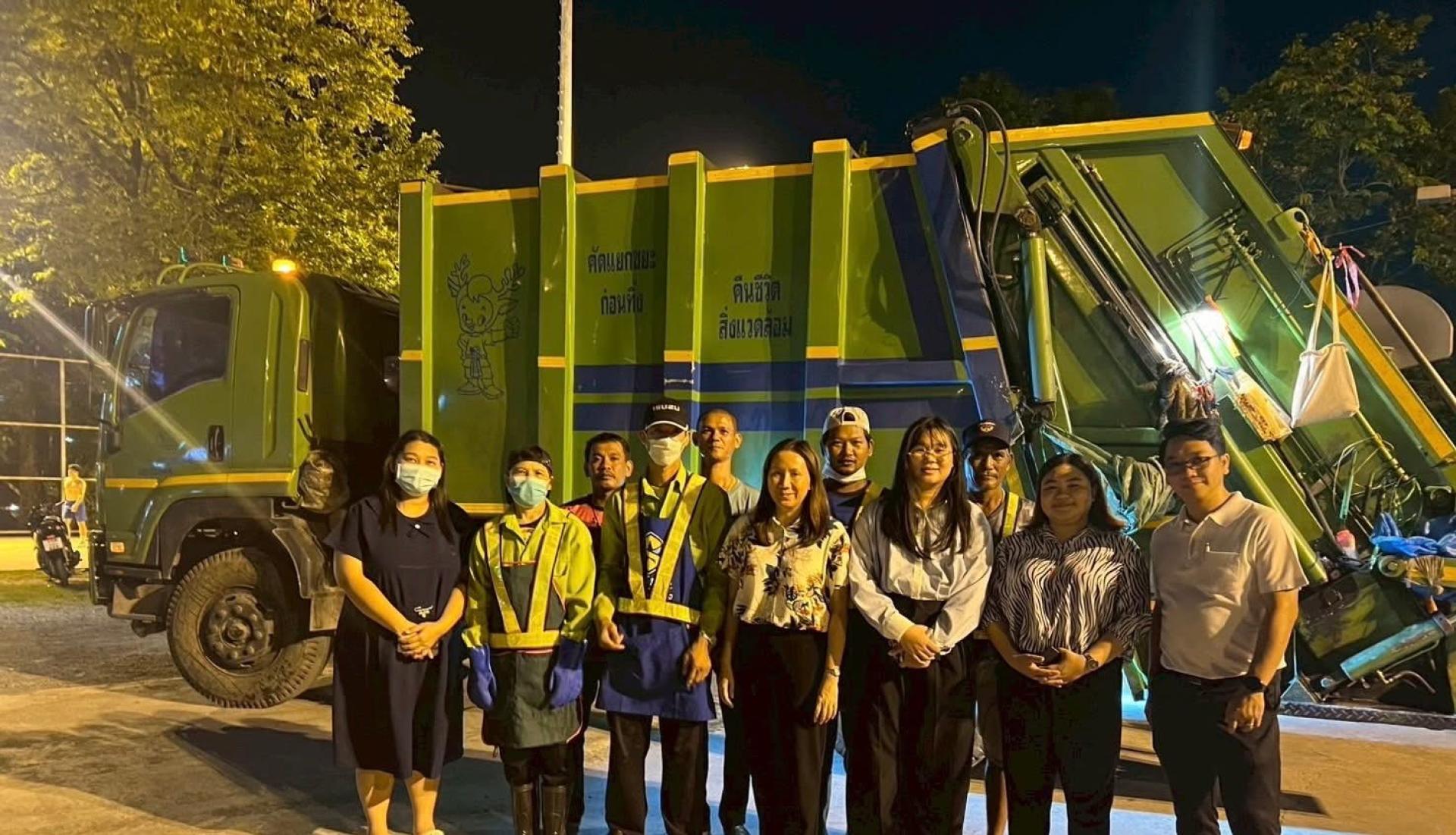 กองสาธารณสุขและสิ่งแวดล้อม ดำเนินการออกตรวจและติดตามการปฏิบัติงานการจัดเก็บมูลฝอยในพื้นที่ตำบลดอนหัวฬ่อ