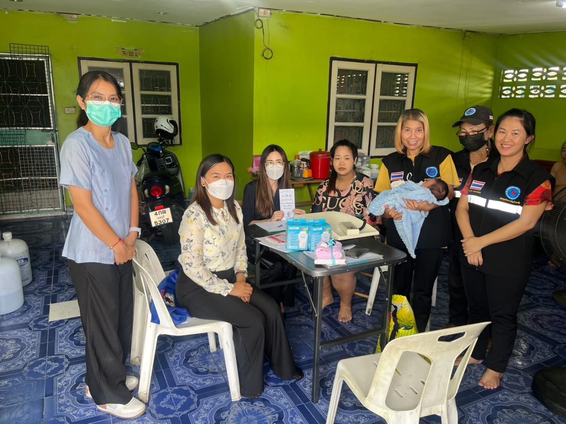 บริการเยี่ยมบ้านมารดาหลังคลอด ทารกแรกเกิด ตรวจสุขภาพเบื้องต้นแก่มารดาหลังคลอด