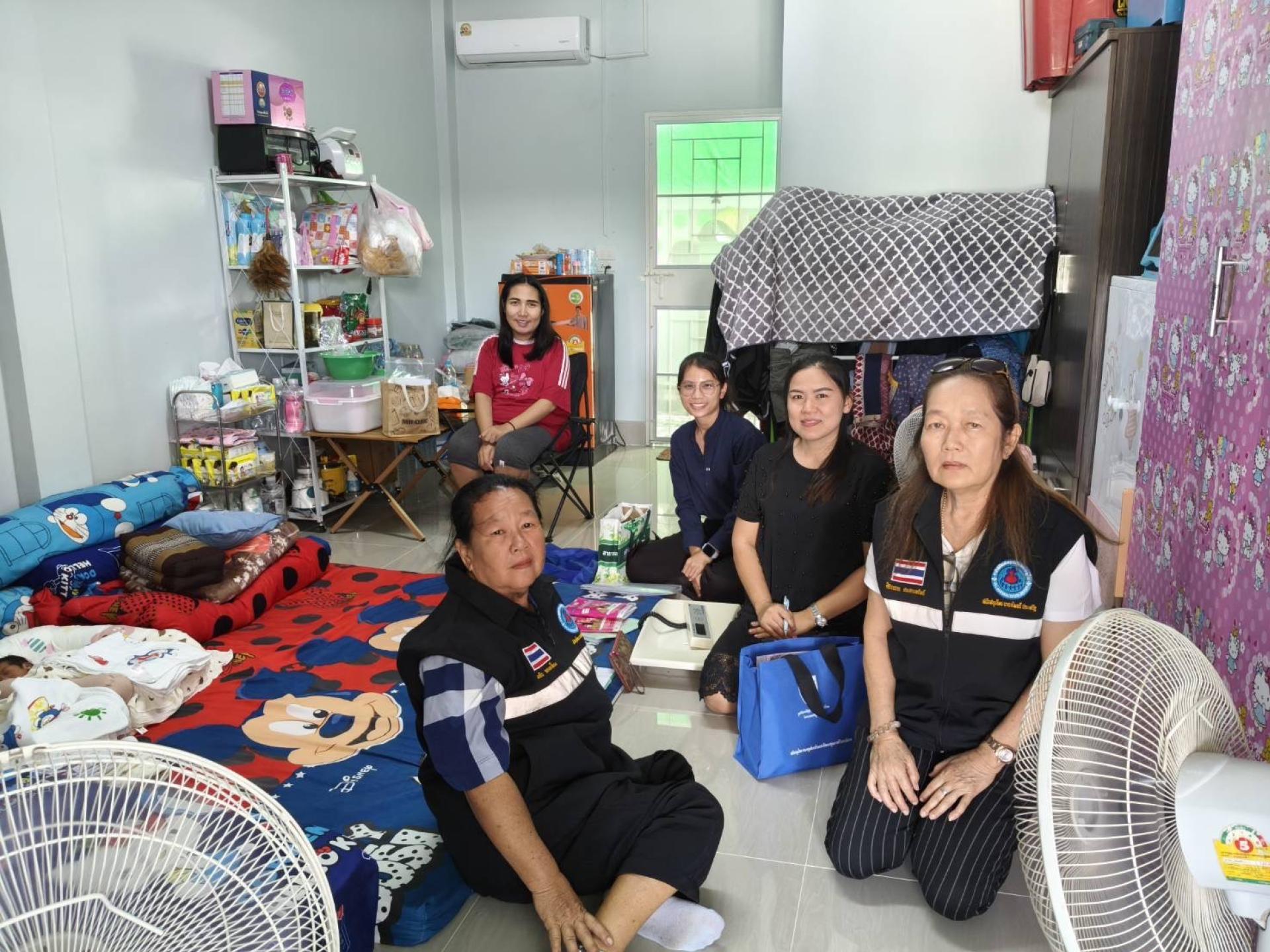 กองสาธารณสุขและสิ่งแวดล้อม ให้บริการเยี่ยมบ้านมารดาหลังคลอด และทารกแรกเกิด ตรวจสุขภาพเบื้องต้นแก่มารดาหลังคลอด 
