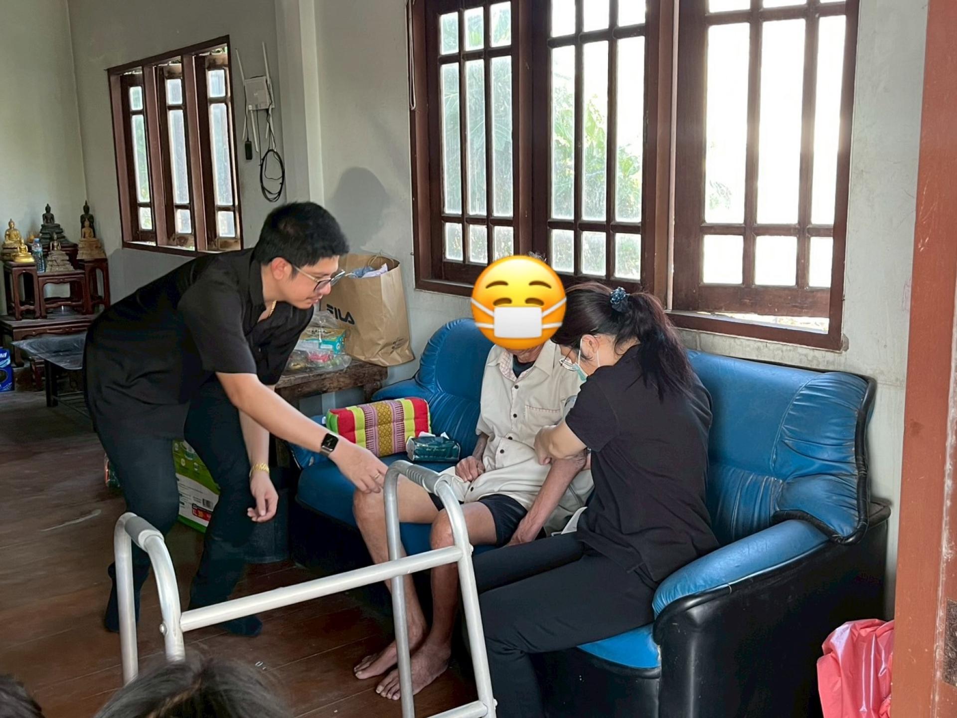 กองสาธารณสุขและสิ่งแวดล้อม ดำเนินการเยี่ยมผู้ป่วยโรคไม่ติดต่อเรื้อรัง เพื่อติดตามอาการและการรักษา ณ บ้านดอนล่าง 