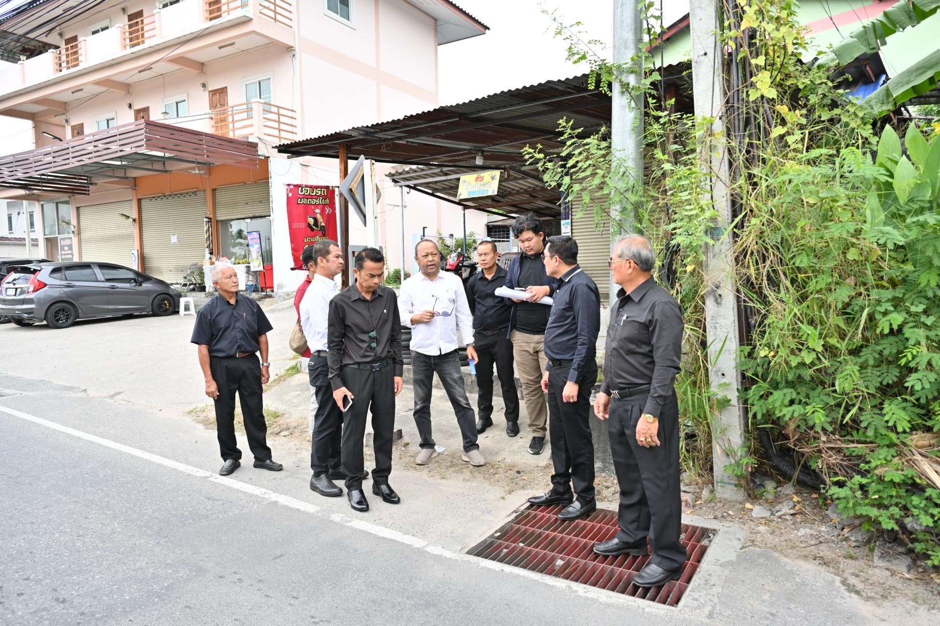 ลงพื้นที่ร่วมกับทีมออกแบบ เพื่อตรวจสอบพื้นที่และวางแนวทางการออกแบบระบบระบายน้ำบริเวณอุโมงค์ชากสมอ