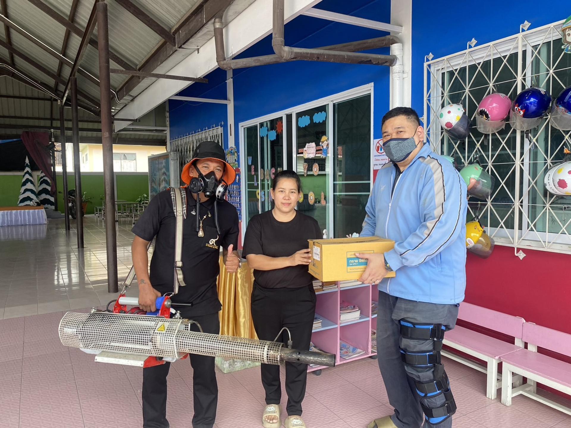 กองสาธารณสุขและสิ่งแวดล้อม ดำเนินการป้องกันโรคไข้เลือดออกในสถานศึกษาก่อนเปิดภาคเรียน