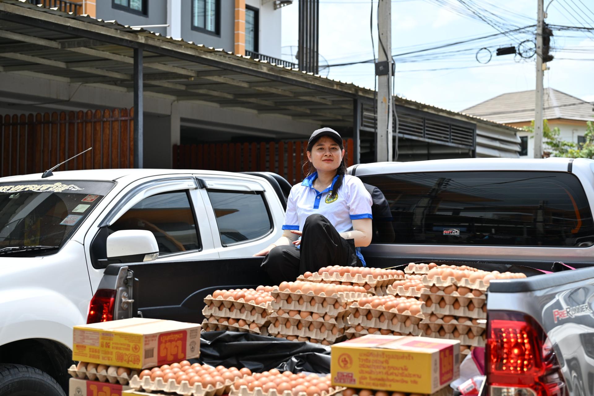  เทศบาลเมืองดอนหัวฬ่อ ลงพื้นที่มอบถุงยังชีพ พร้อมจัดตั้งศูนย์ช่วยเหลือผู้ประสบอุทกภัย หมู่ที่ 7