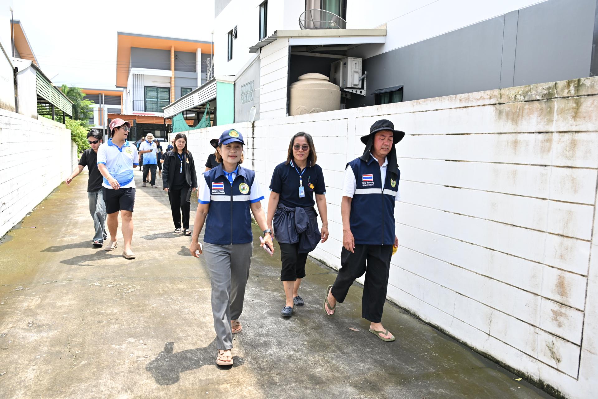  เทศบาลเมืองดอนหัวฬ่อ ลงพื้นที่มอบถุงยังชีพ พร้อมจัดตั้งศูนย์ช่วยเหลือผู้ประสบอุทกภัย หมู่ที่ 7
