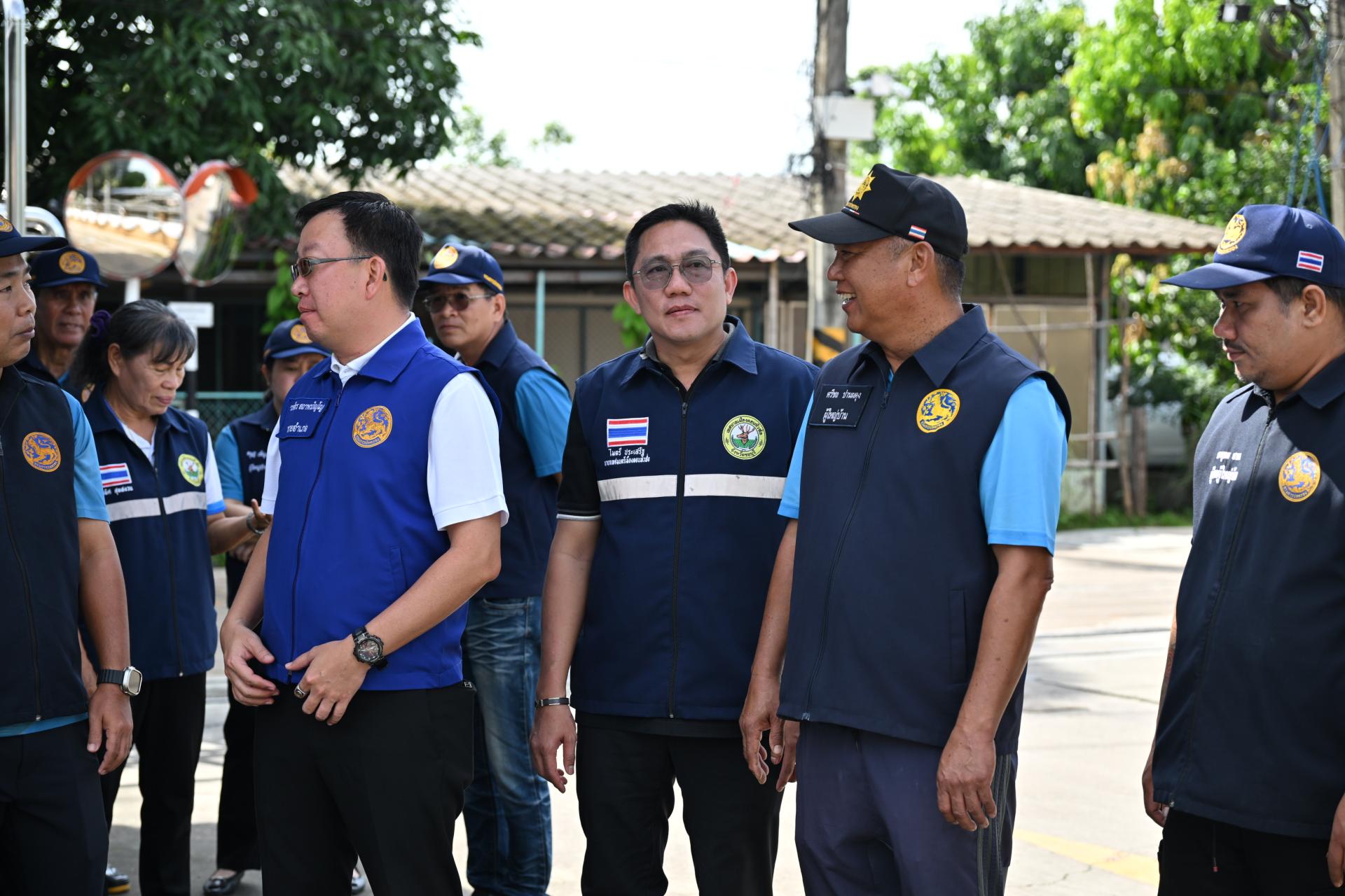  เทศบาลเมืองดอนหัวฬ่อ ลงพื้นที่มอบถุงยังชีพ พร้อมจัดตั้งศูนย์ช่วยเหลือผู้ประสบอุทกภัย หมู่ที่ 7