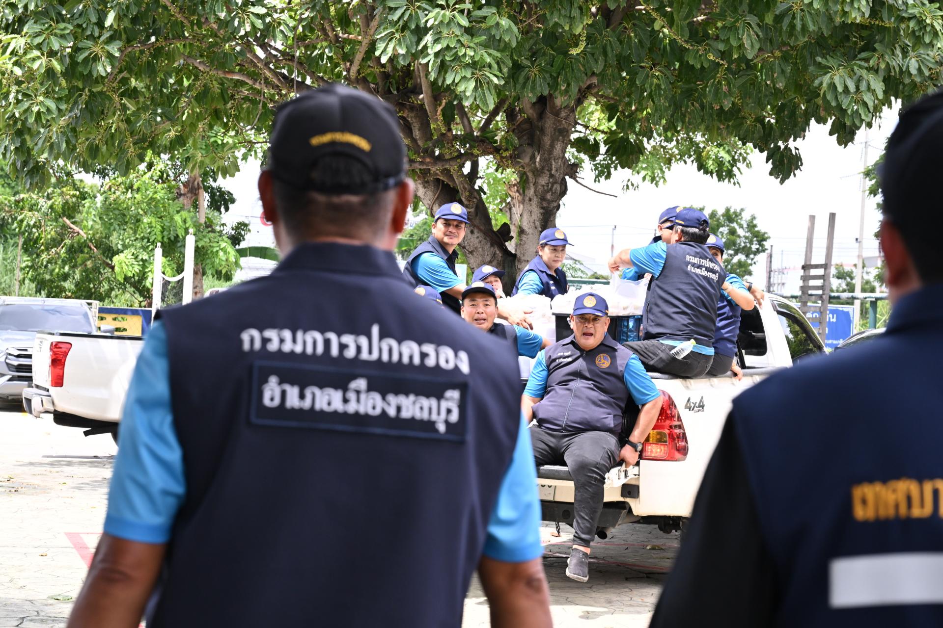  เทศบาลเมืองดอนหัวฬ่อ ลงพื้นที่มอบถุงยังชีพ พร้อมจัดตั้งศูนย์ช่วยเหลือผู้ประสบอุทกภัย หมู่ที่ 7