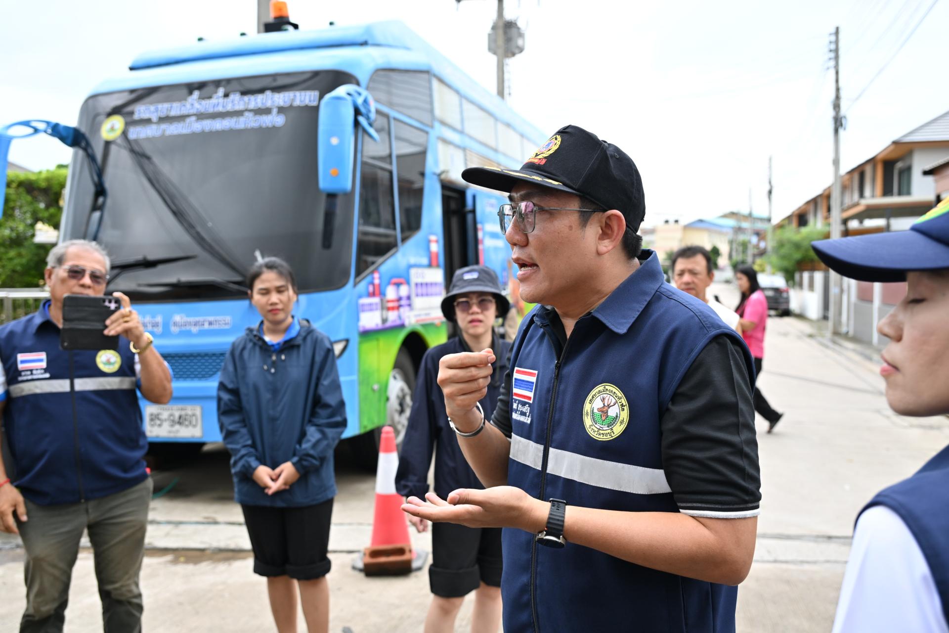  เทศบาลเมืองดอนหัวฬ่อ ลงพื้นที่มอบถุงยังชีพ พร้อมจัดตั้งศูนย์ช่วยเหลือผู้ประสบอุทกภัย หมู่ที่ 7