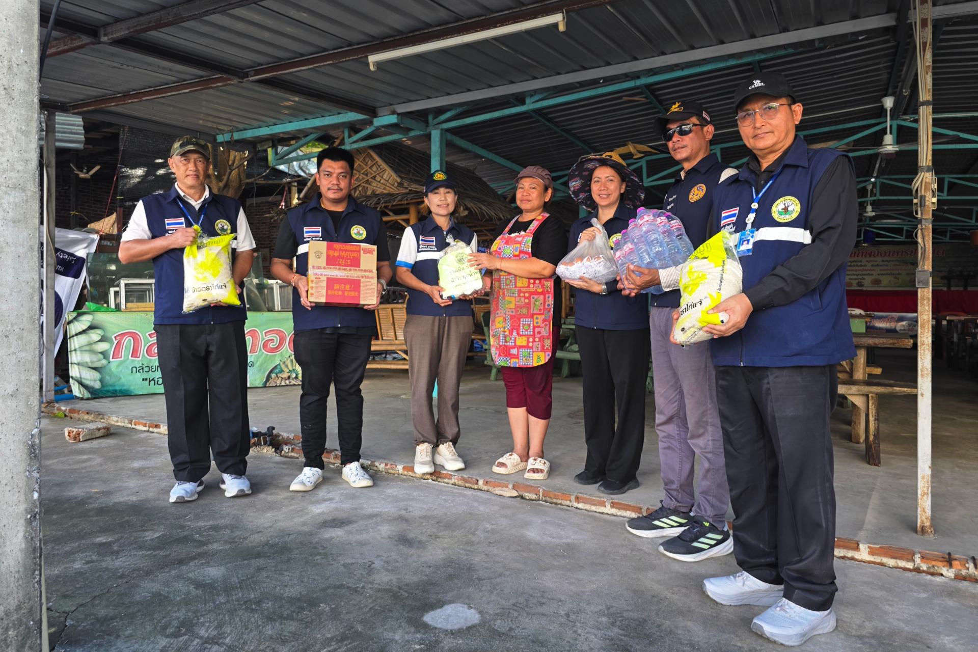 เทศบาลเมืองดอนหัวฬ่อ ลงพื้นที่มอบถุงยังชีพ พร้อมเดินหน้าศูนย์ช่วยเหลือผู้ประสบอุทกภัย