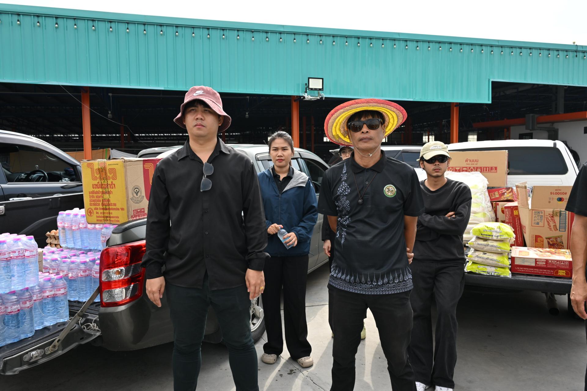 เทศบาลเมืองดอนหัวฬ่อ ลงพื้นที่มอบถุงยังชีพ พร้อมเดินหน้าศูนย์ช่วยเหลือผู้ประสบอุทกภัย