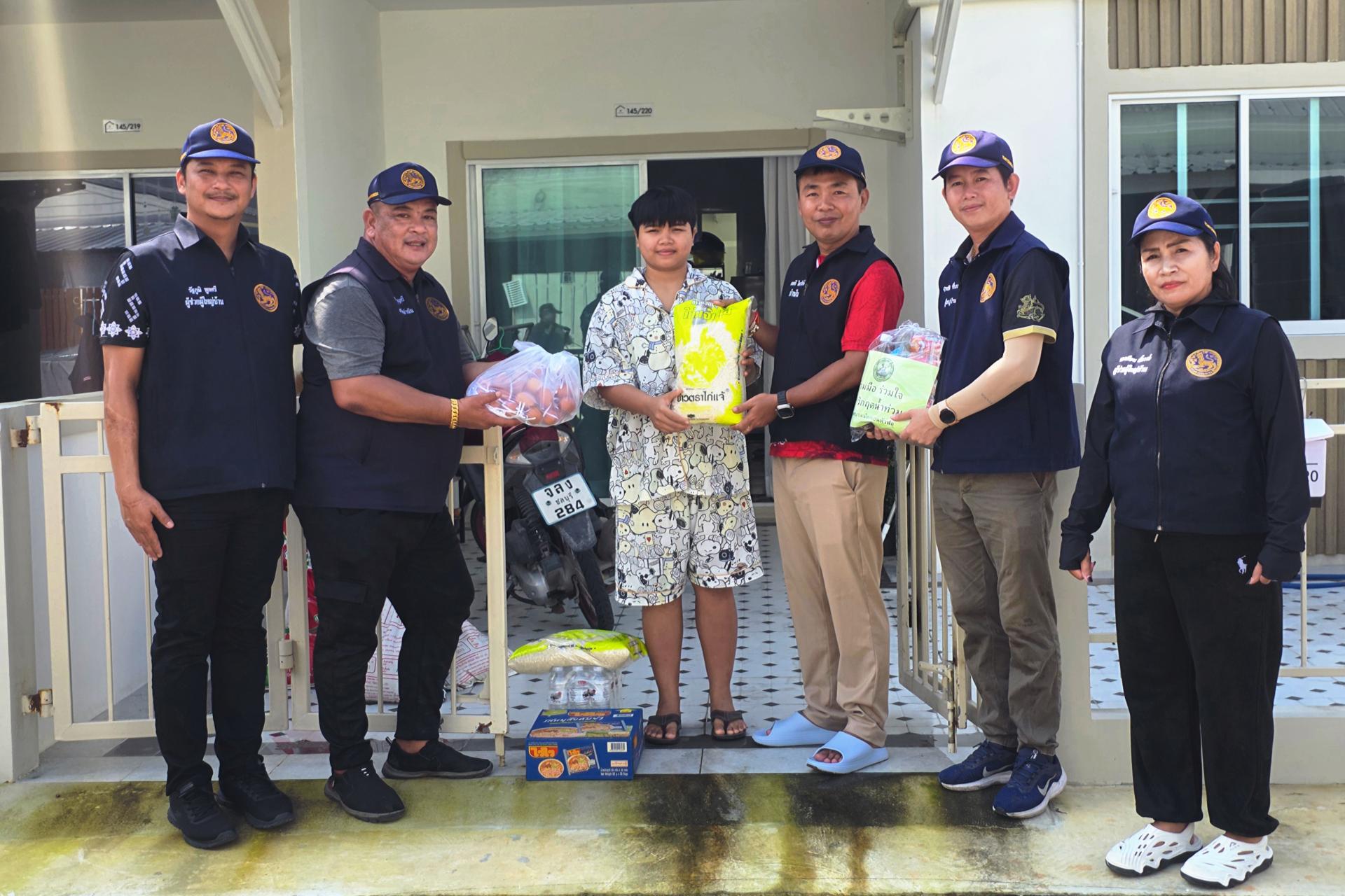 เทศบาลเมืองดอนหัวฬ่อ ลงพื้นที่มอบถุงยังชีพ พร้อมเดินหน้าศูนย์ช่วยเหลือผู้ประสบอุทกภัย
