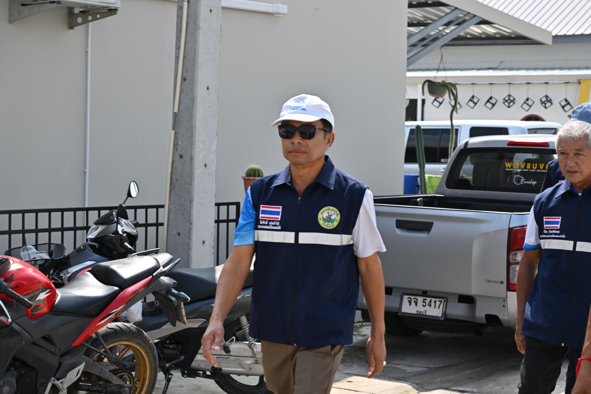 เทศบาลเมืองดอนหัวฬ่อ ลงพื้นที่มอบถุงยังชีพ พร้อมเดินหน้าศูนย์ช่วยเหลือผู้ประสบอุทกภัย