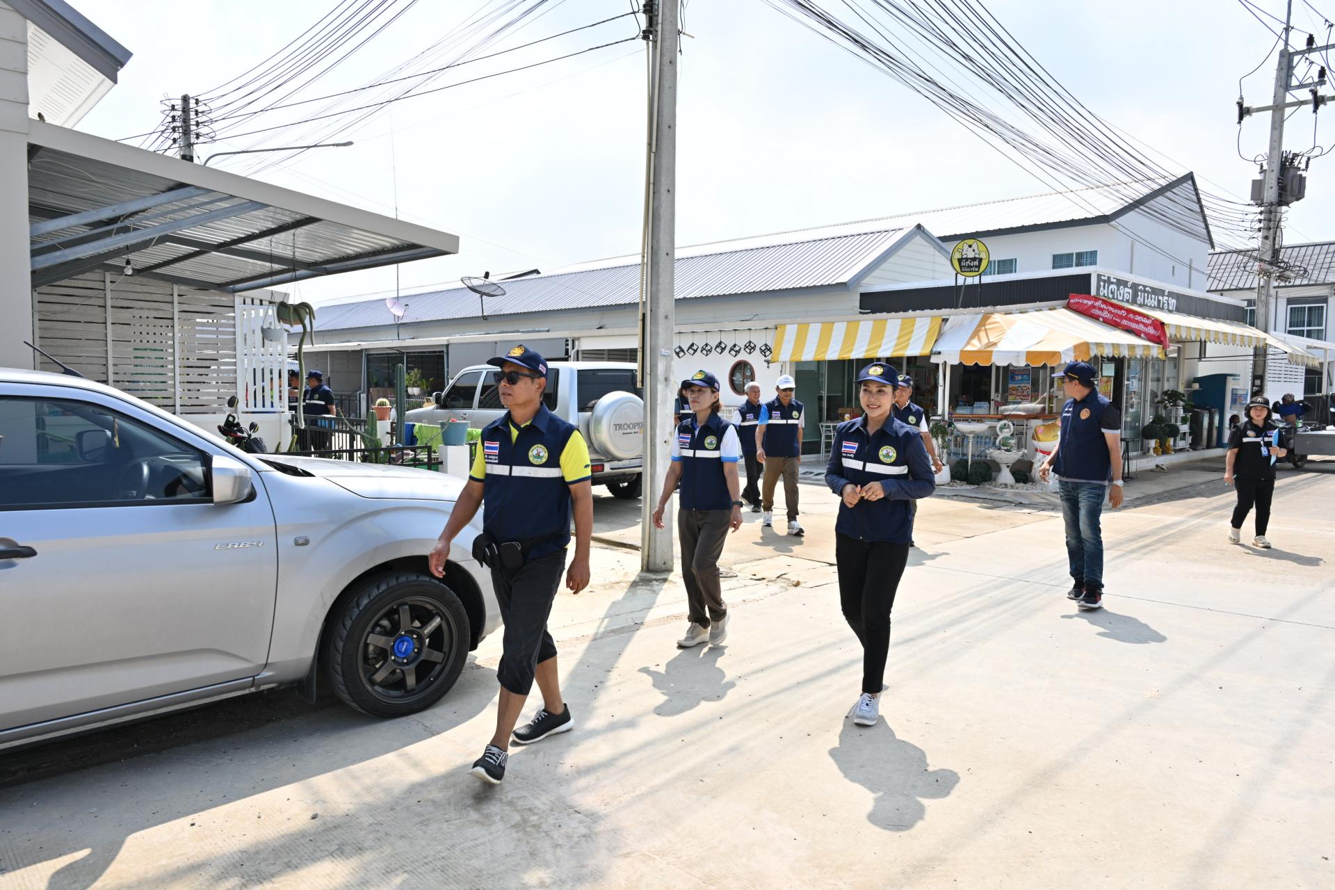 เทศบาลเมืองดอนหัวฬ่อ ลงพื้นที่มอบถุงยังชีพ พร้อมเดินหน้าศูนย์ช่วยเหลือผู้ประสบอุทกภัย