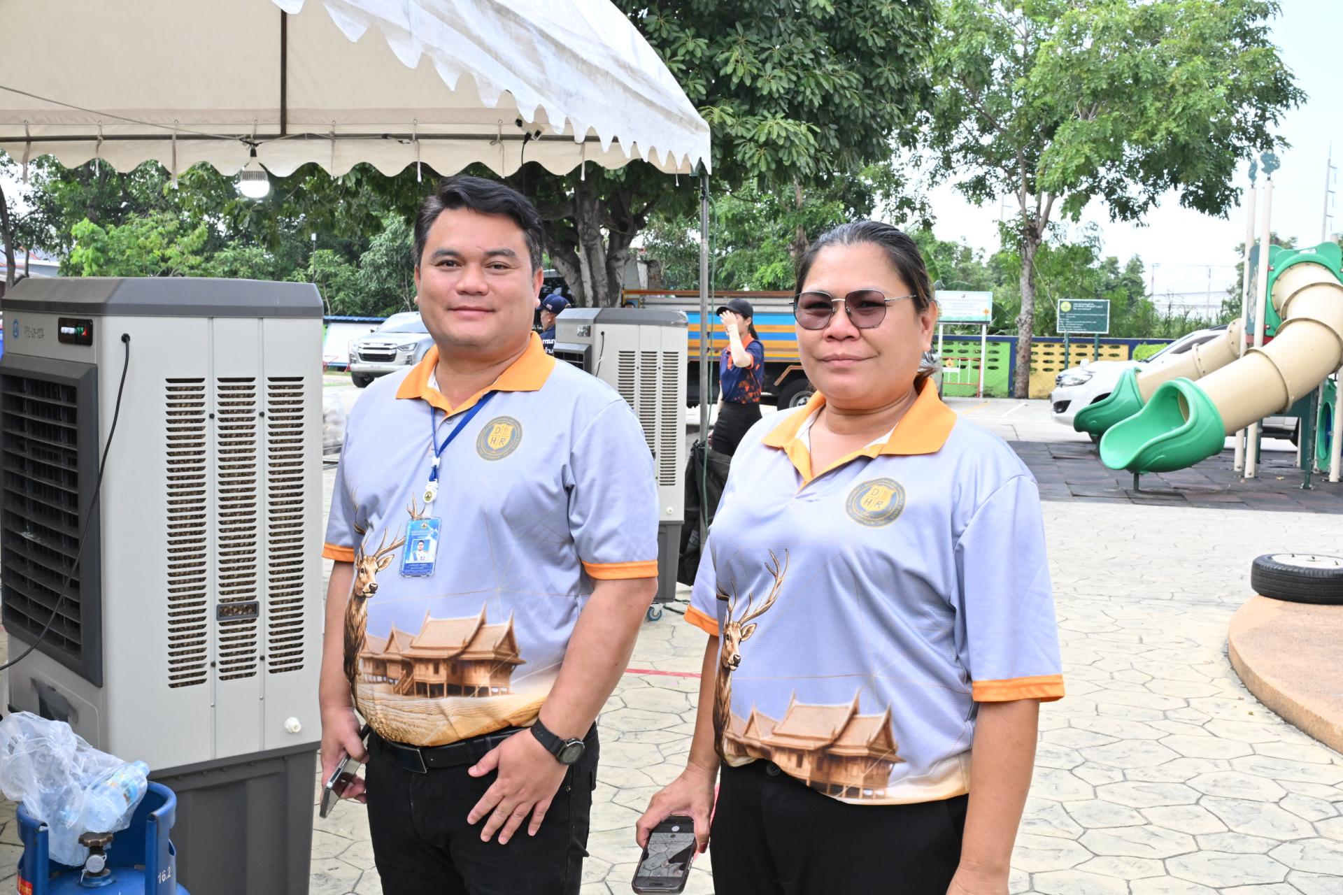 เทศบาลเมืองดอนหัวฬ่อ ลงพื้นที่มอบถุงยังชีพ พร้อมเดินหน้าศูนย์ช่วยเหลือผู้ประสบอุทกภัย